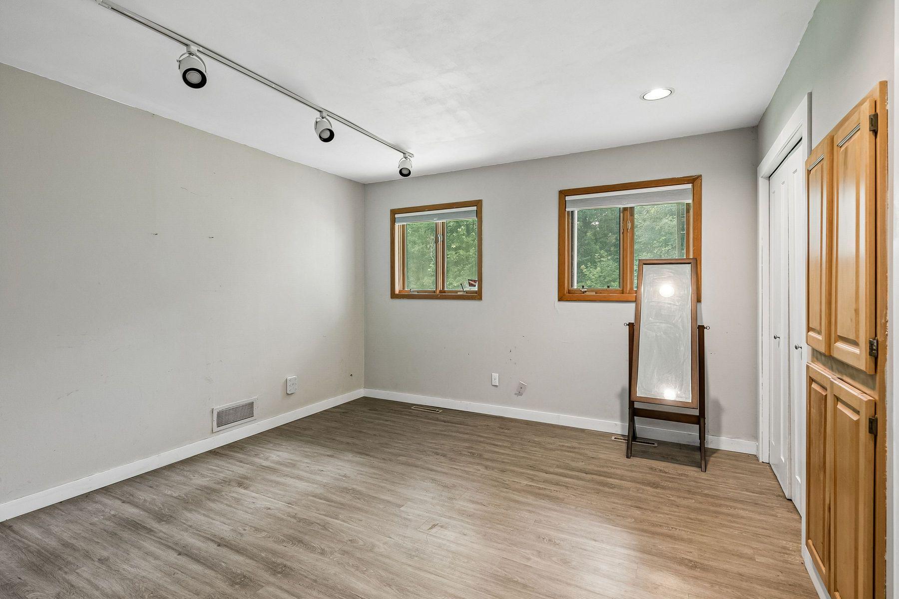 3225 W 54th Street Property Photo 7