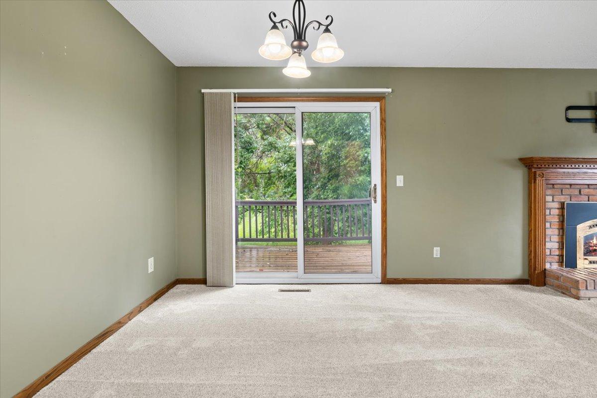 566 Donegal Circle Property Photo 13