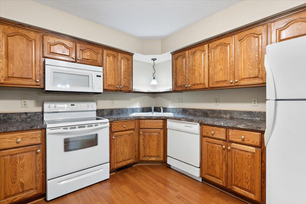 566 Donegal Circle Property Photo 15