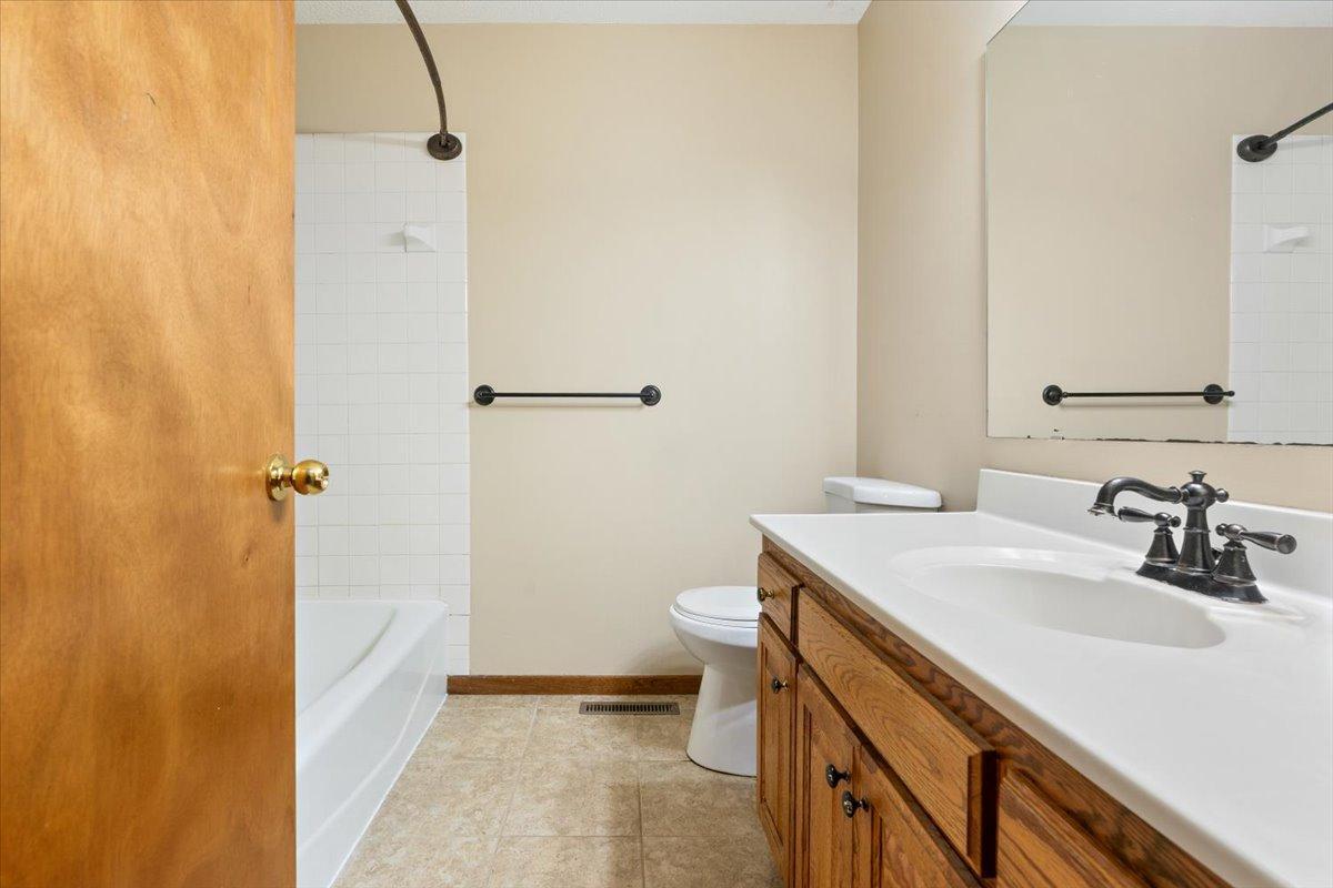 566 Donegal Circle Property Photo 27