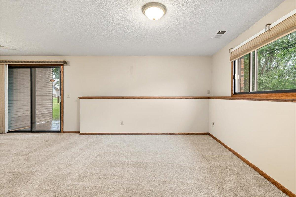 566 Donegal Circle Property Photo 32