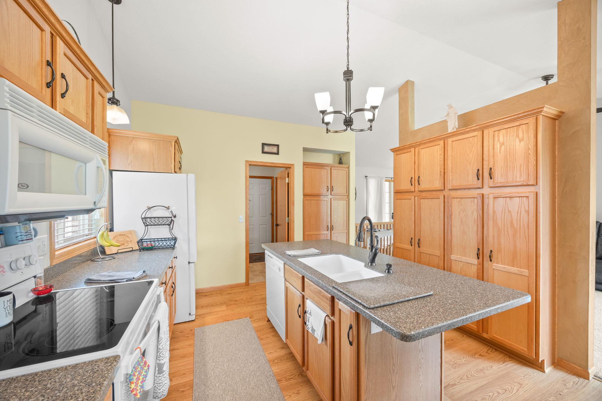 221 Douglas Drive Property Photo 8