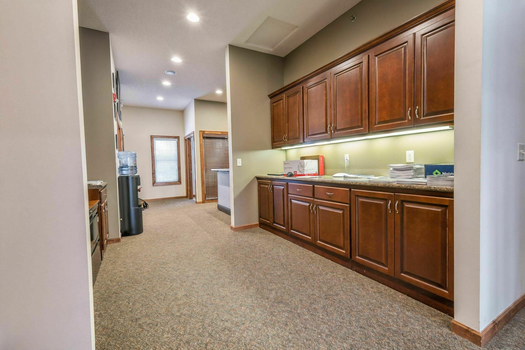 2195 Northdale Boulevard Nw Property Photo 5