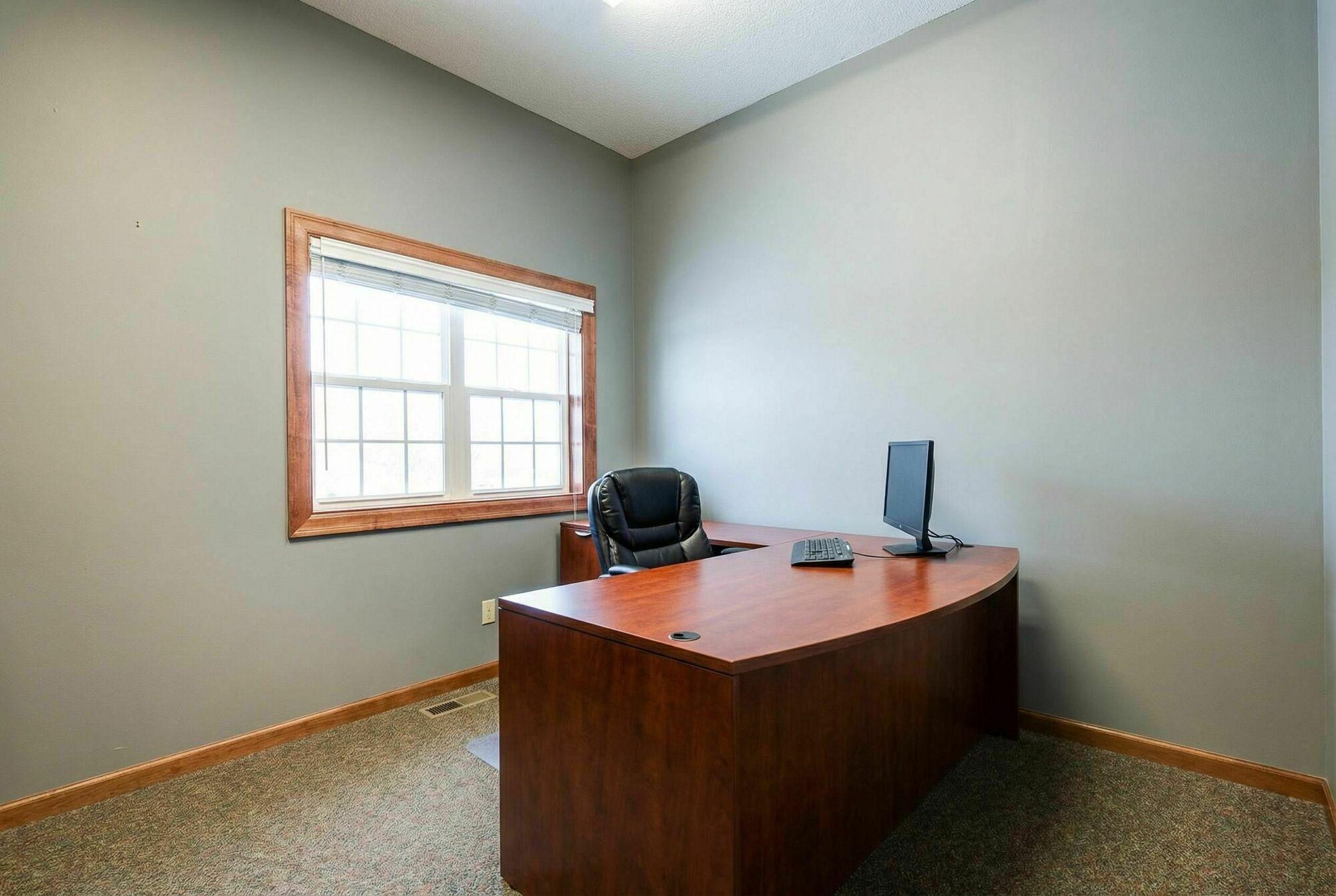 2195 Northdale Boulevard Nw Property Photo 7
