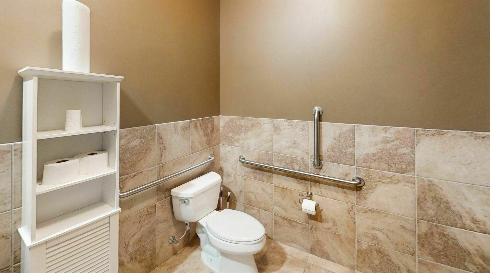 2195 Northdale Boulevard Nw Property Photo 10