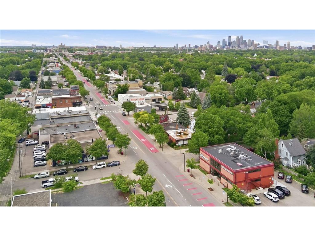 3702 E Lake Street Property Photo 2