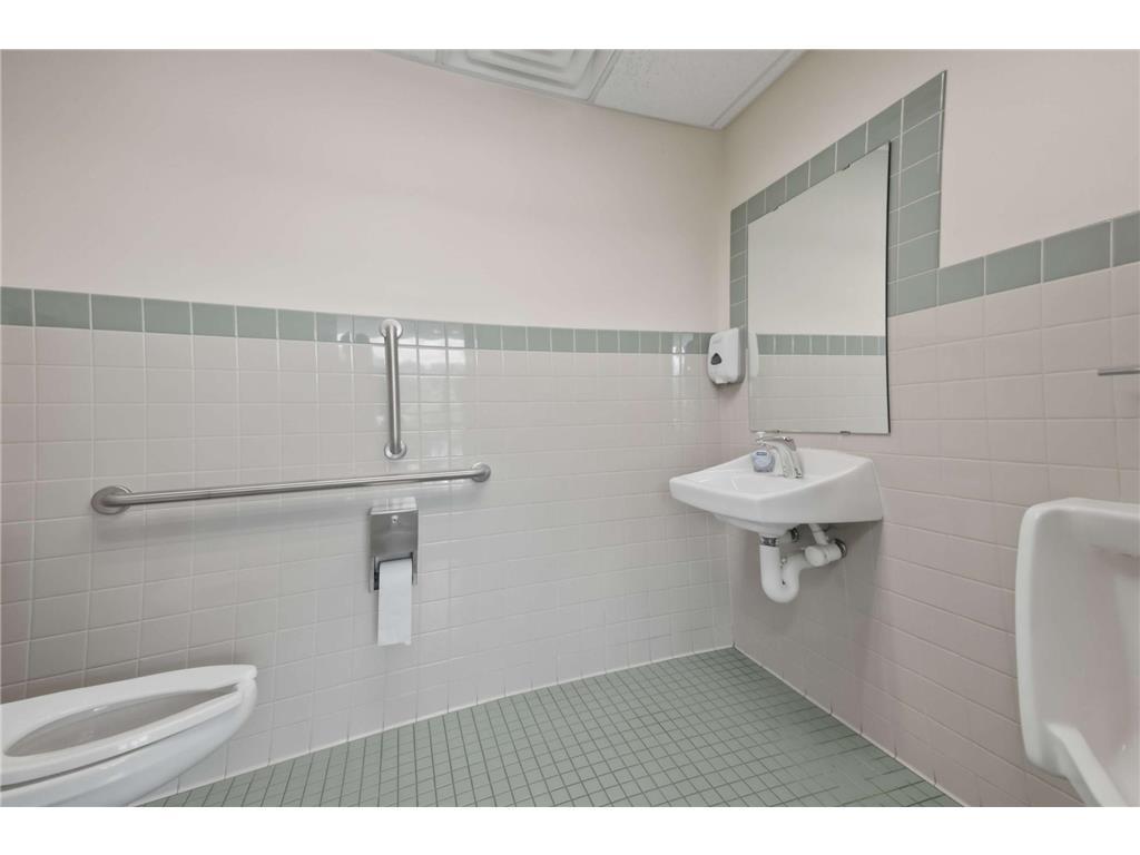 3702 E Lake Street Property Photo 34