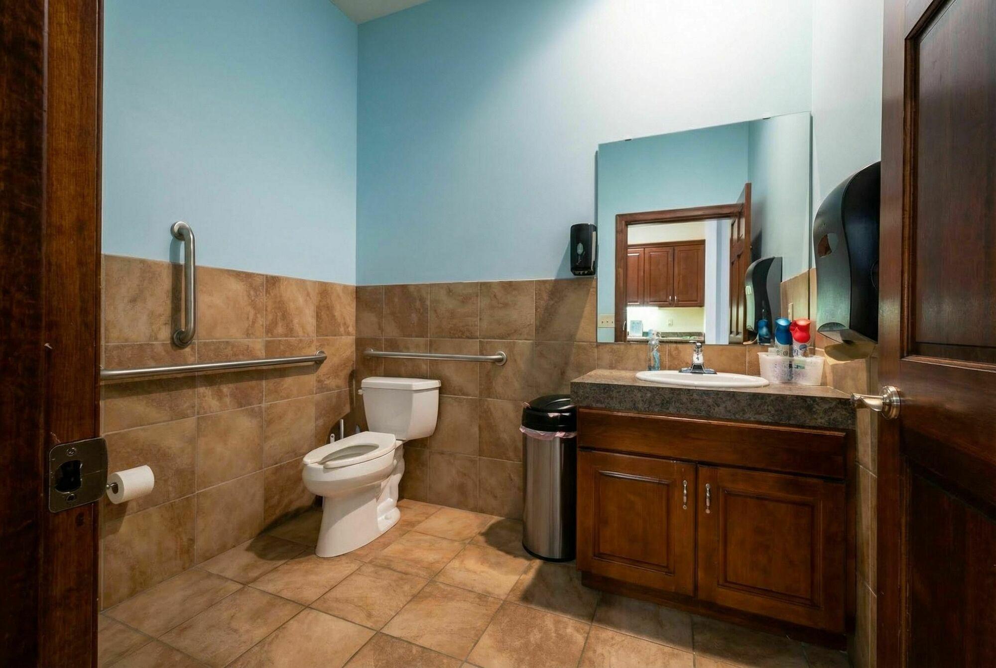 2191 Northdale Boulevard Nw Property Photo 15