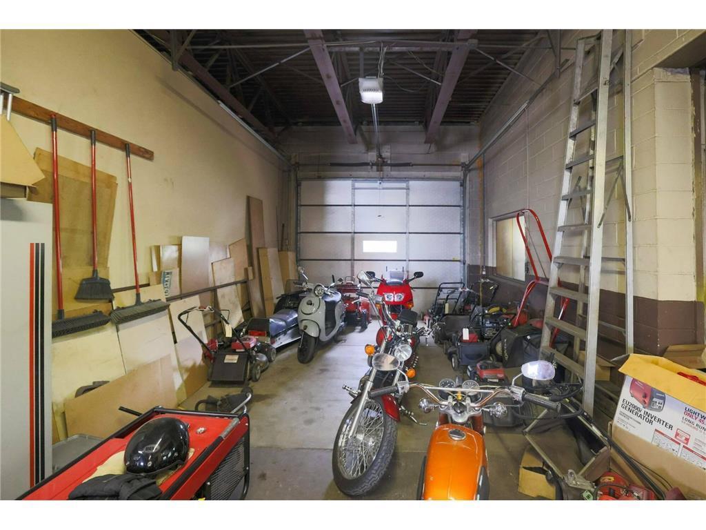 4215 E Lake Street Property Photo 6