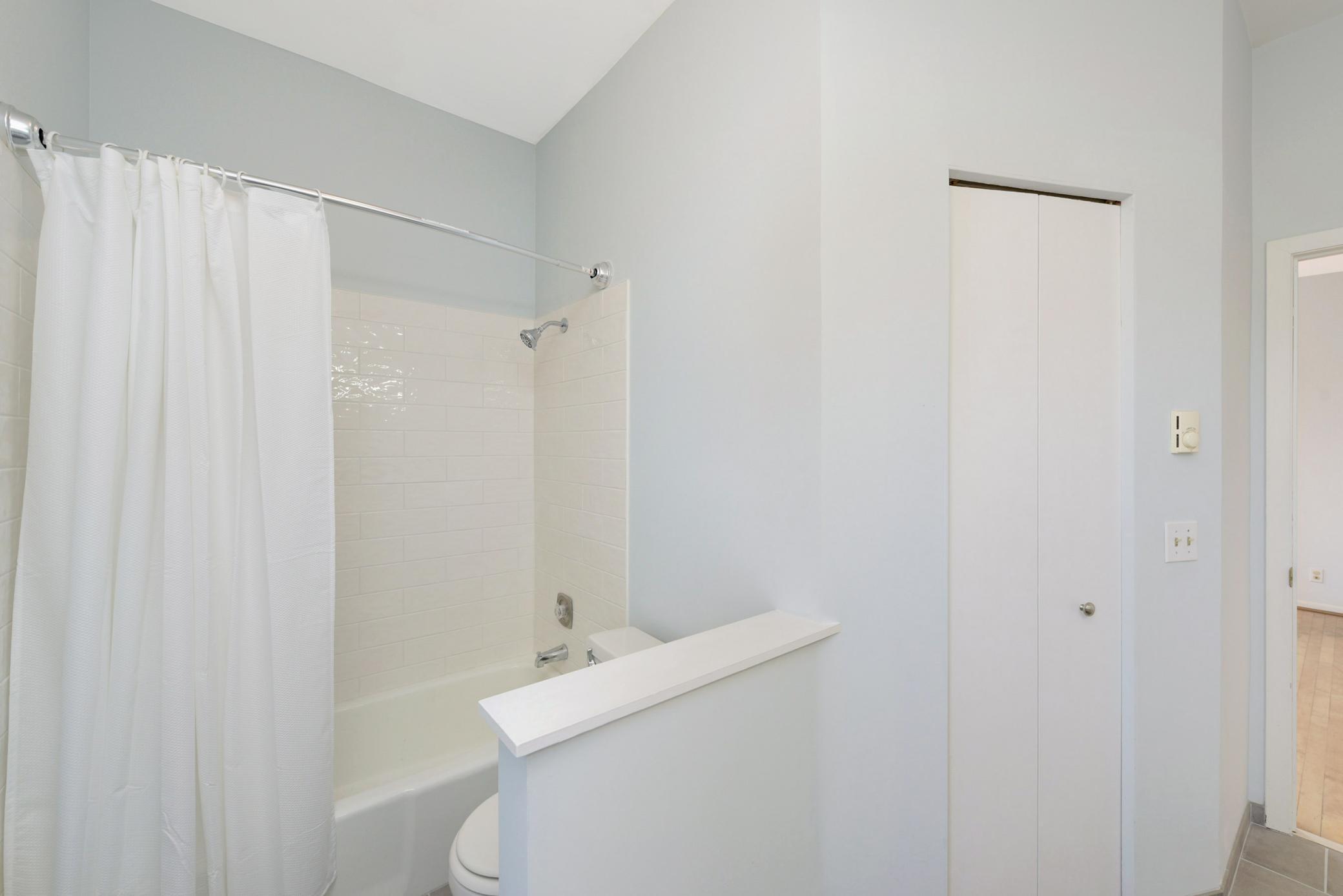 2421 Emerson Avenue S 107 Property Photo 29