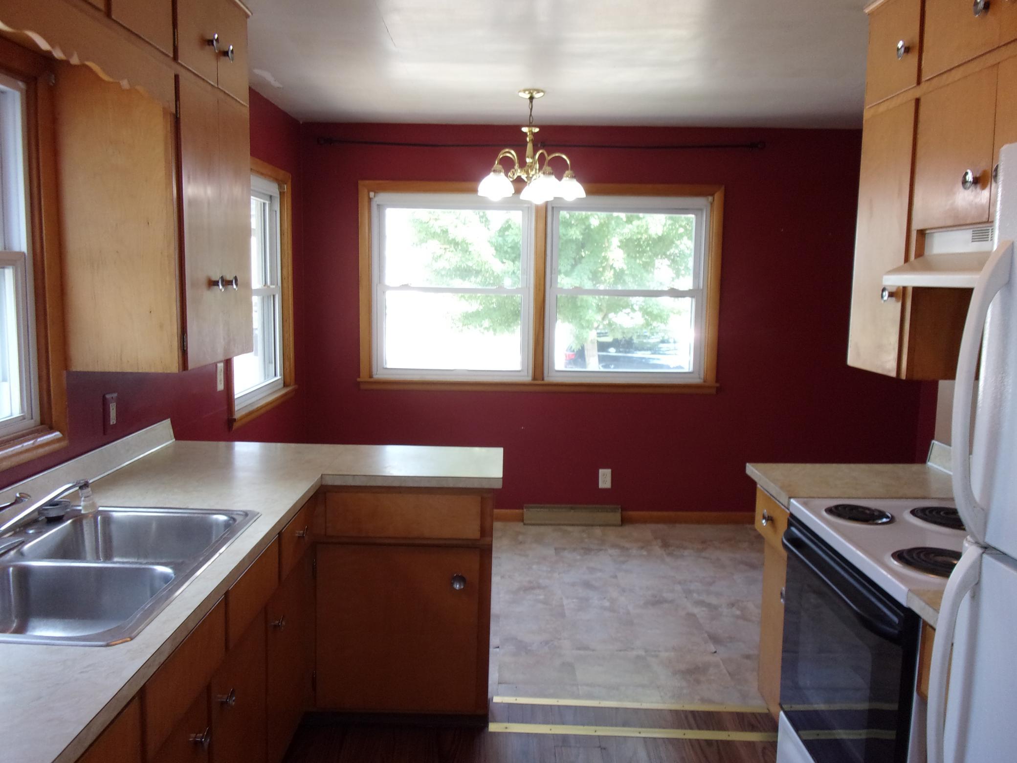 218 E 2nd Street Property Photo 2