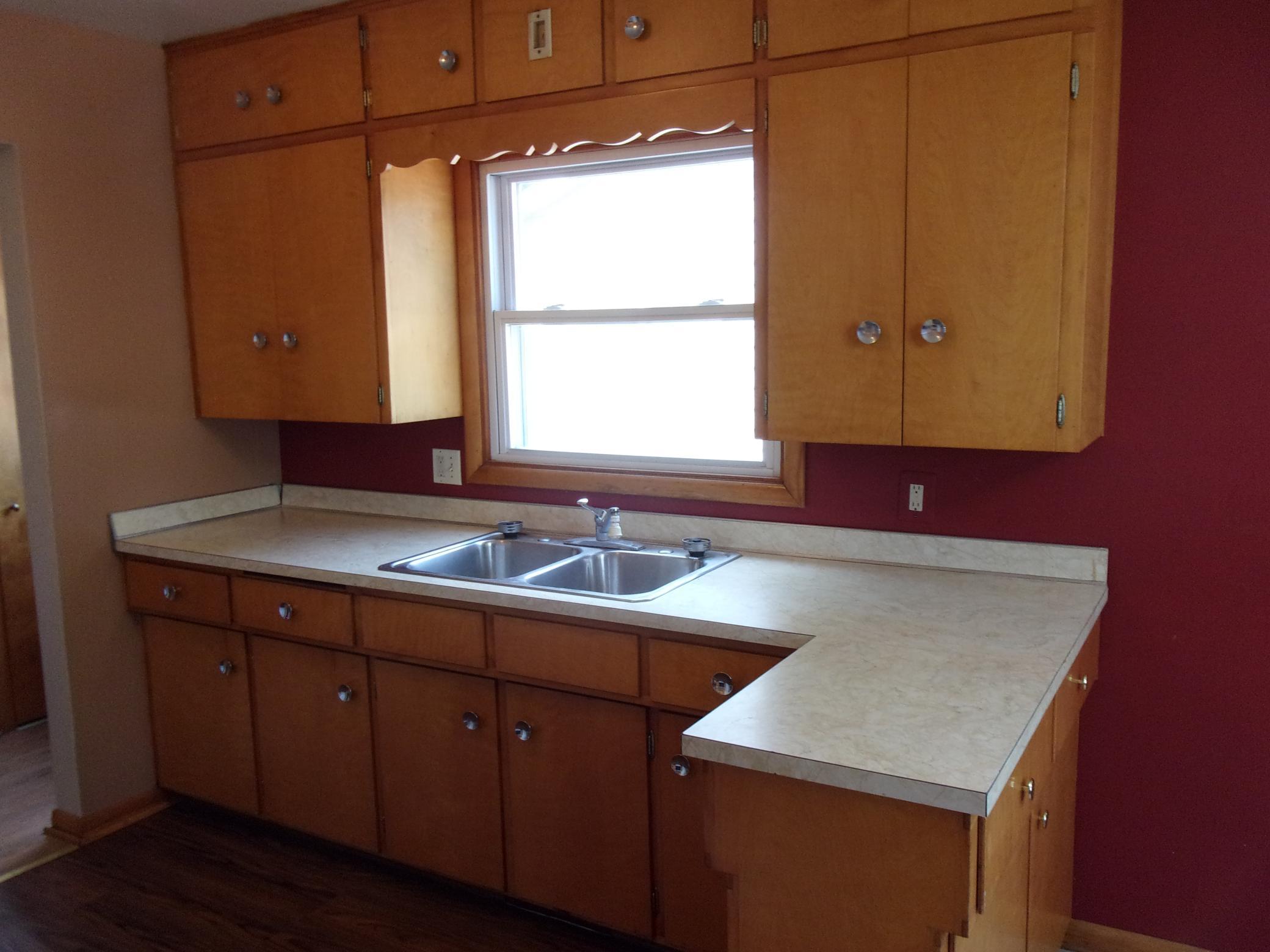 218 E 2nd Street Property Photo 5