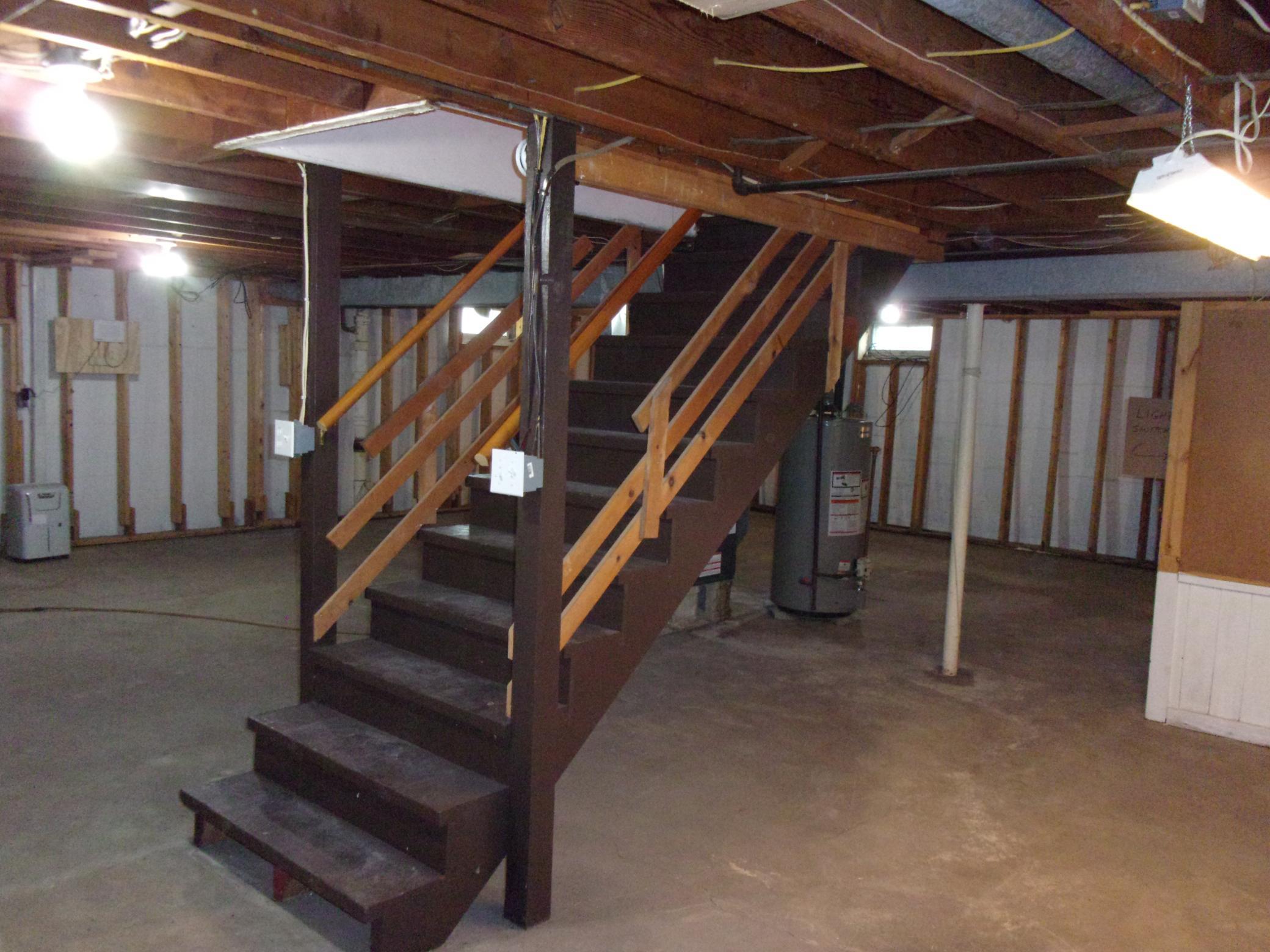 218 E 2nd Street Property Photo 21