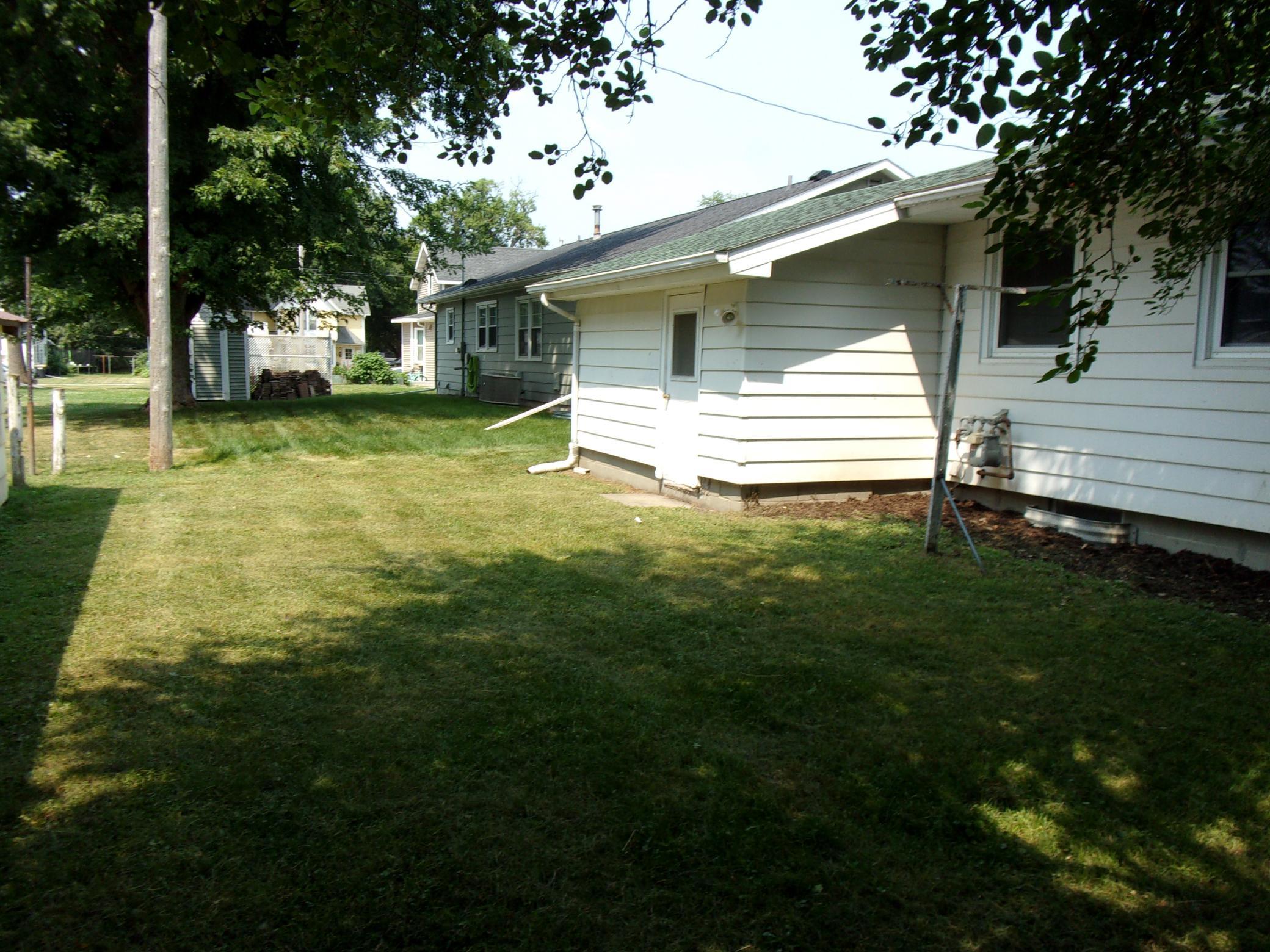 218 E 2nd Street Property Photo 27