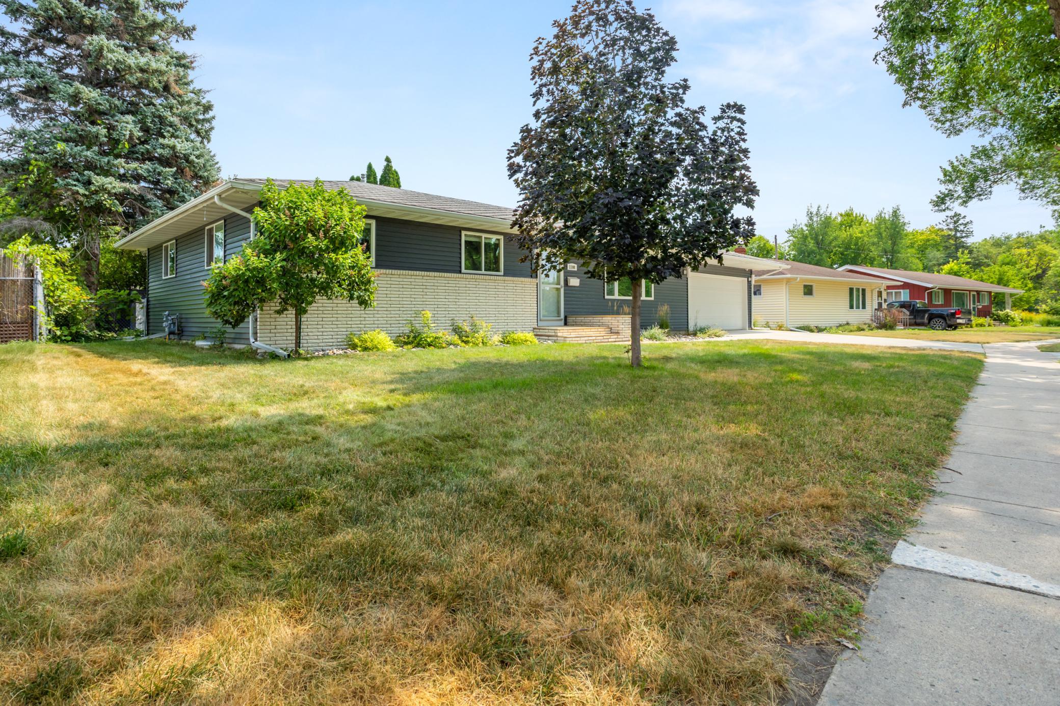 1108 S River Drive Property Photo 2