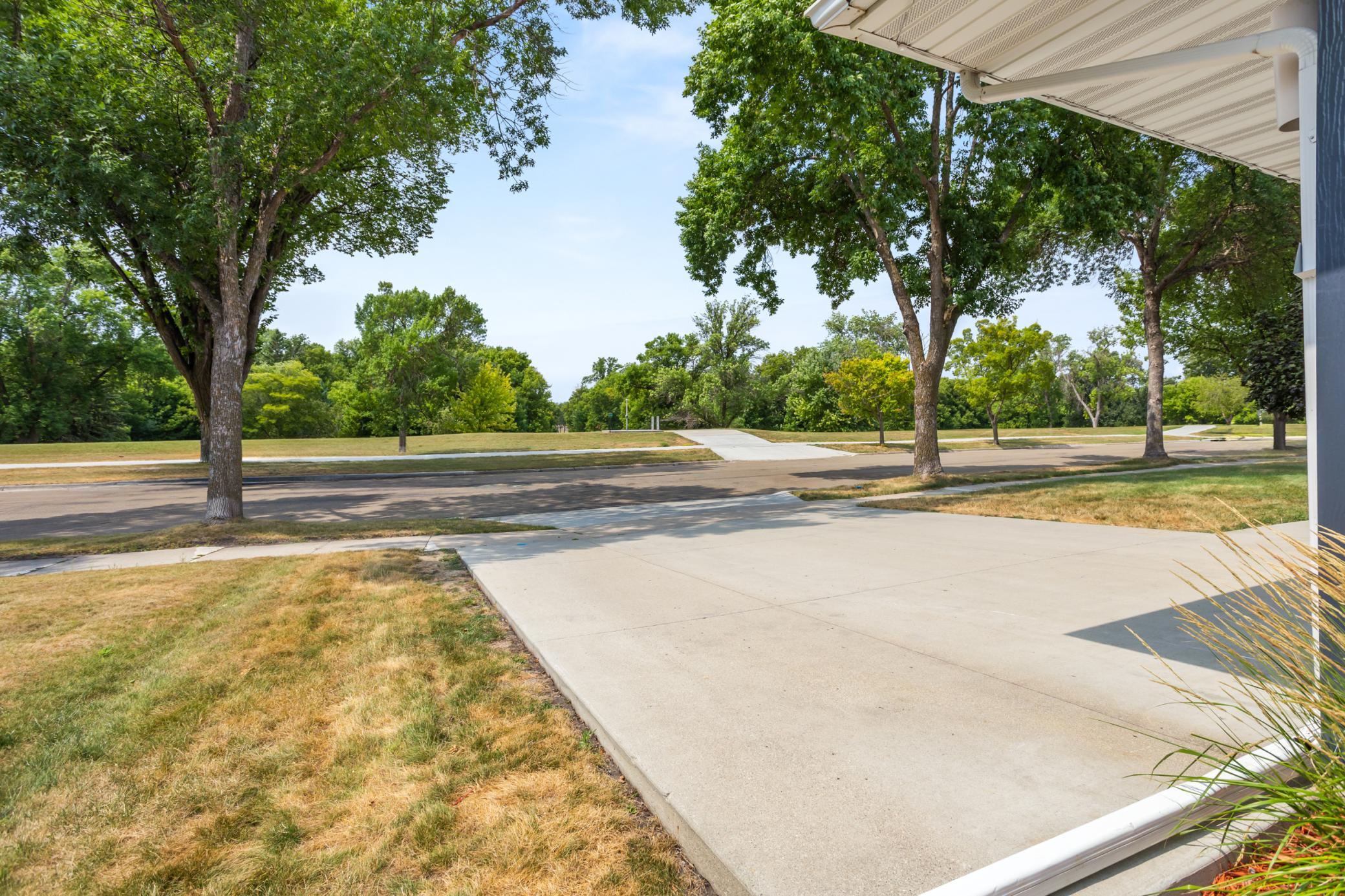 1108 S River Drive Property Photo 3