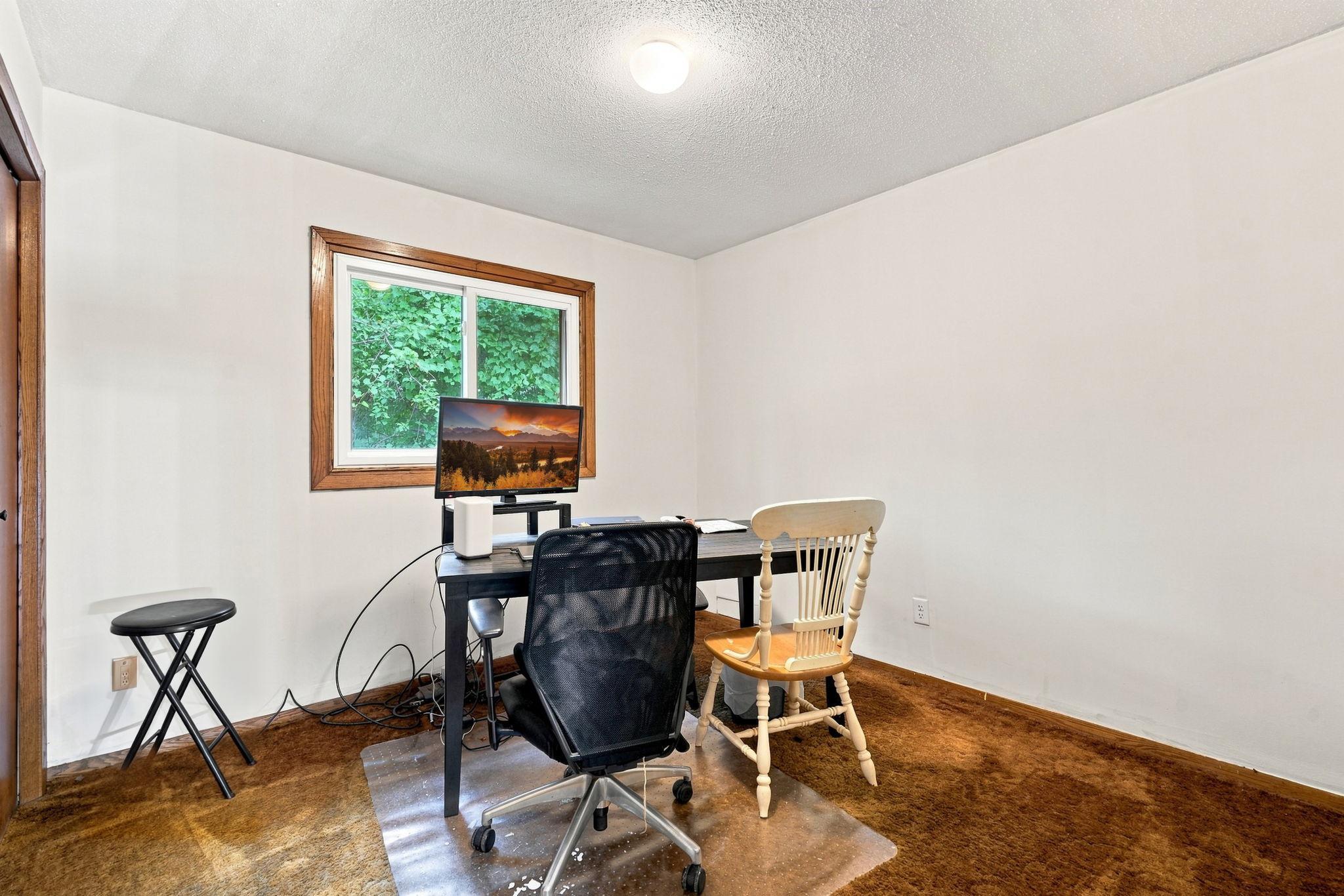 1014 Grant Circle S Property Photo 27