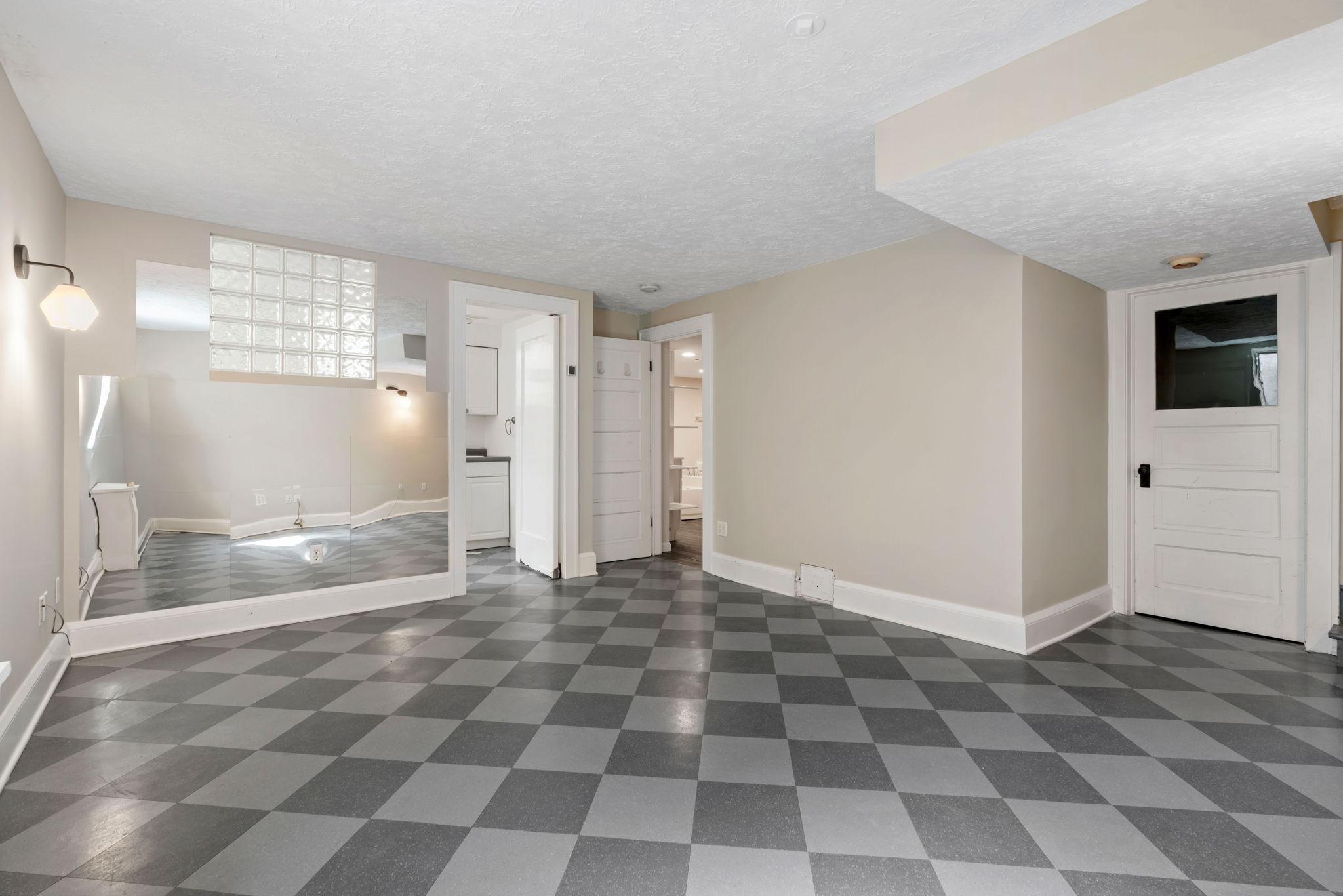 2790 Dean Parkway Property Photo 57