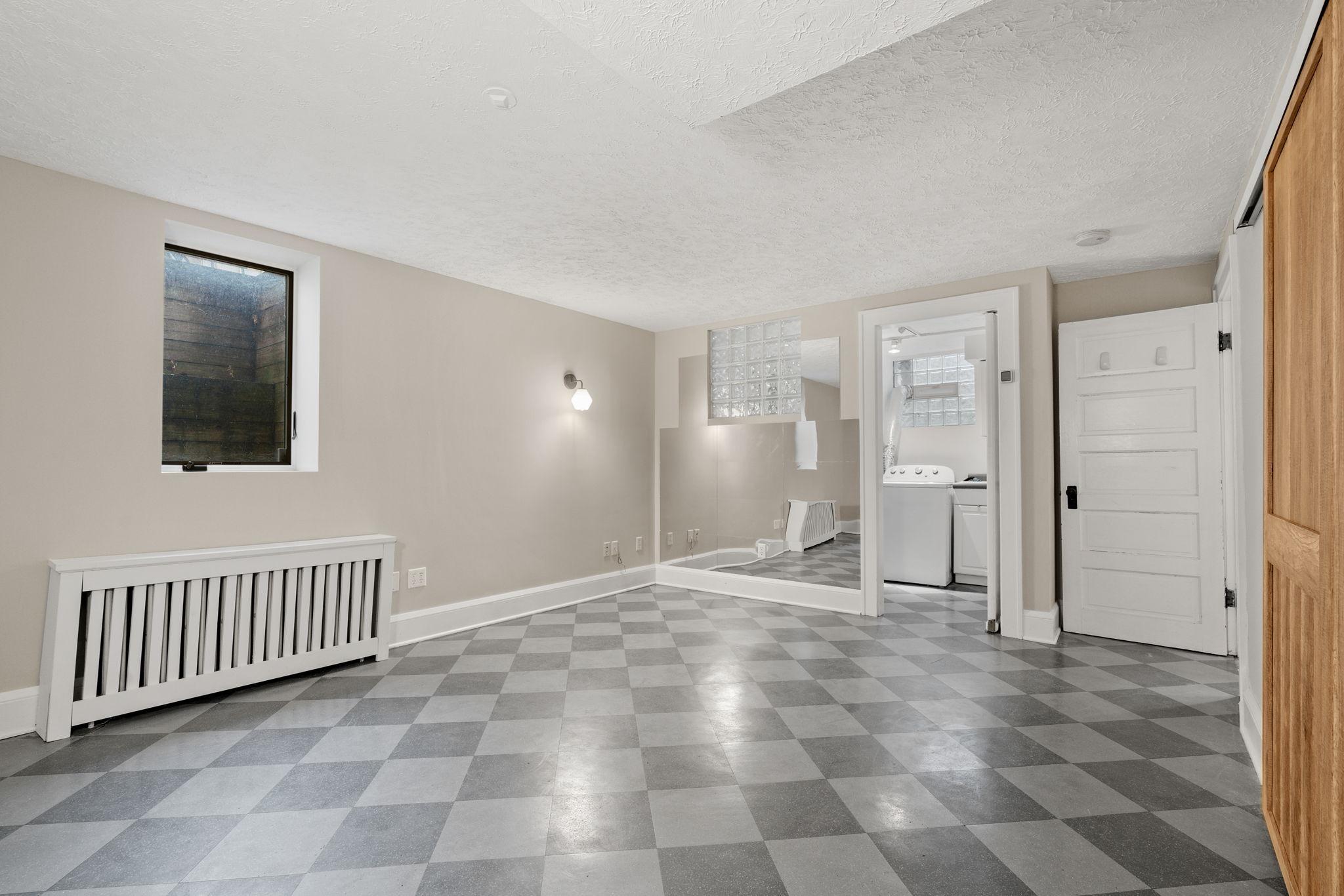 2790 Dean Parkway Property Photo 58