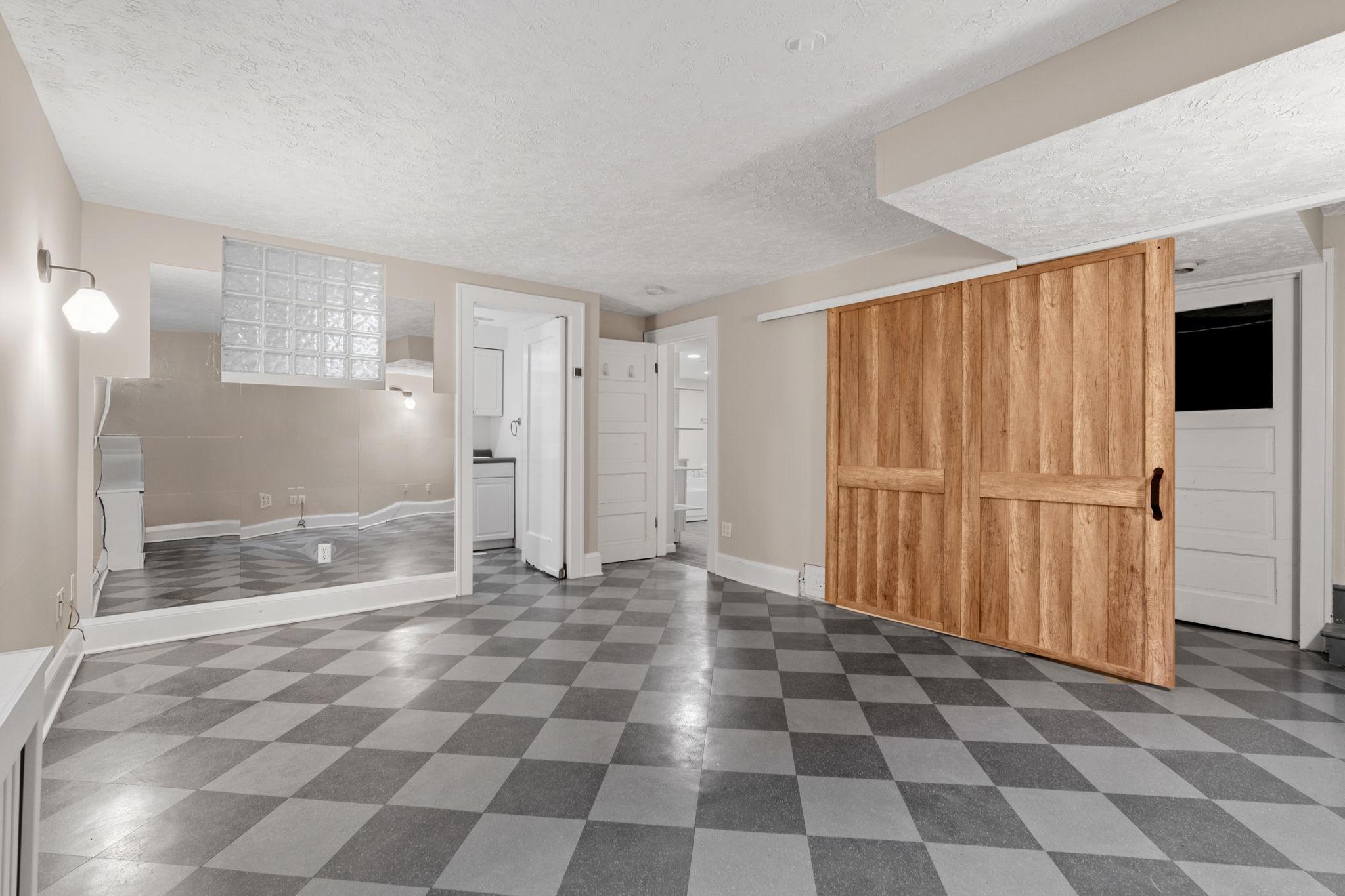 2790 Dean Parkway Property Photo 59