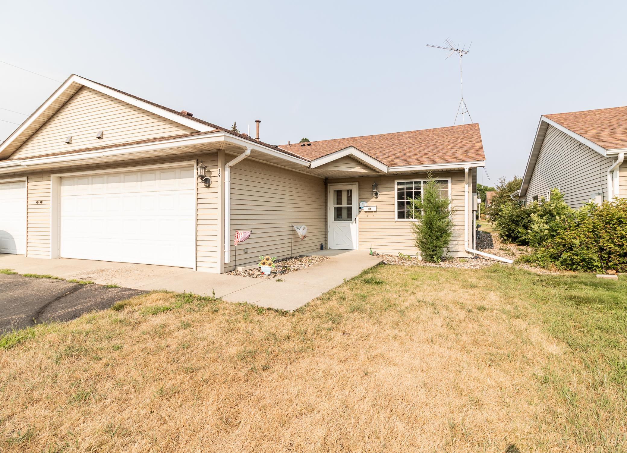 19 4th Avenue N