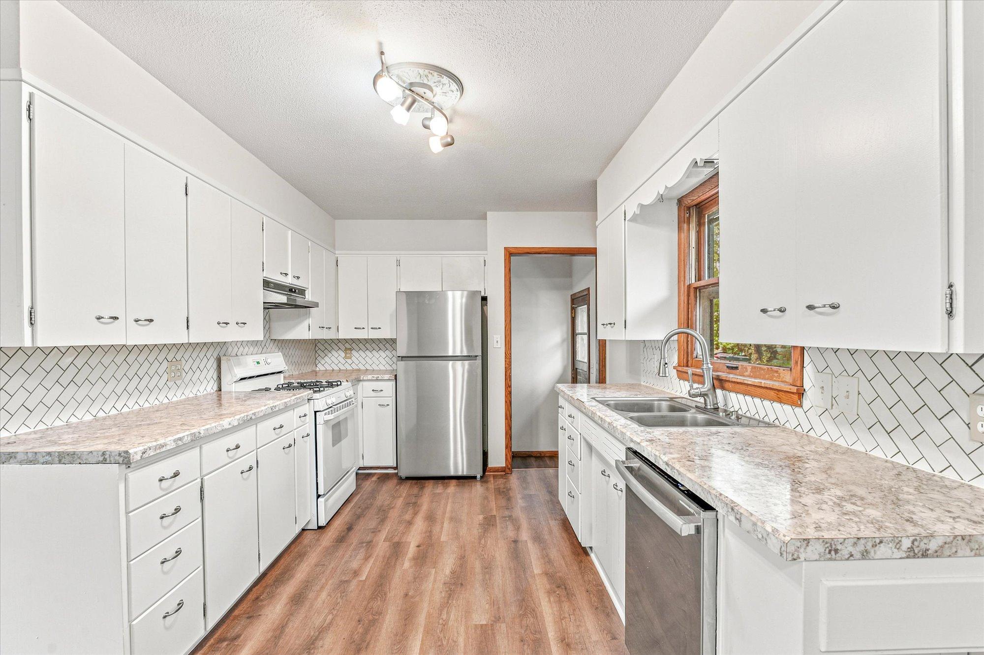 702 Power Avenue S Property Photo 8