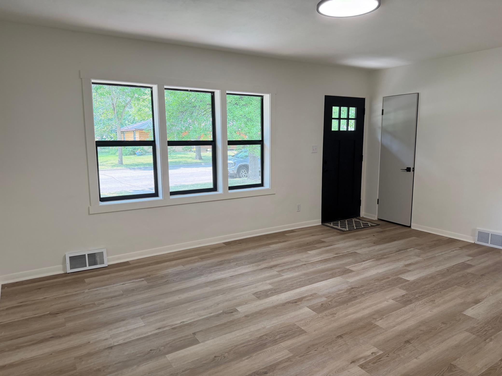 213 7th Avenue Se Property Photo 5