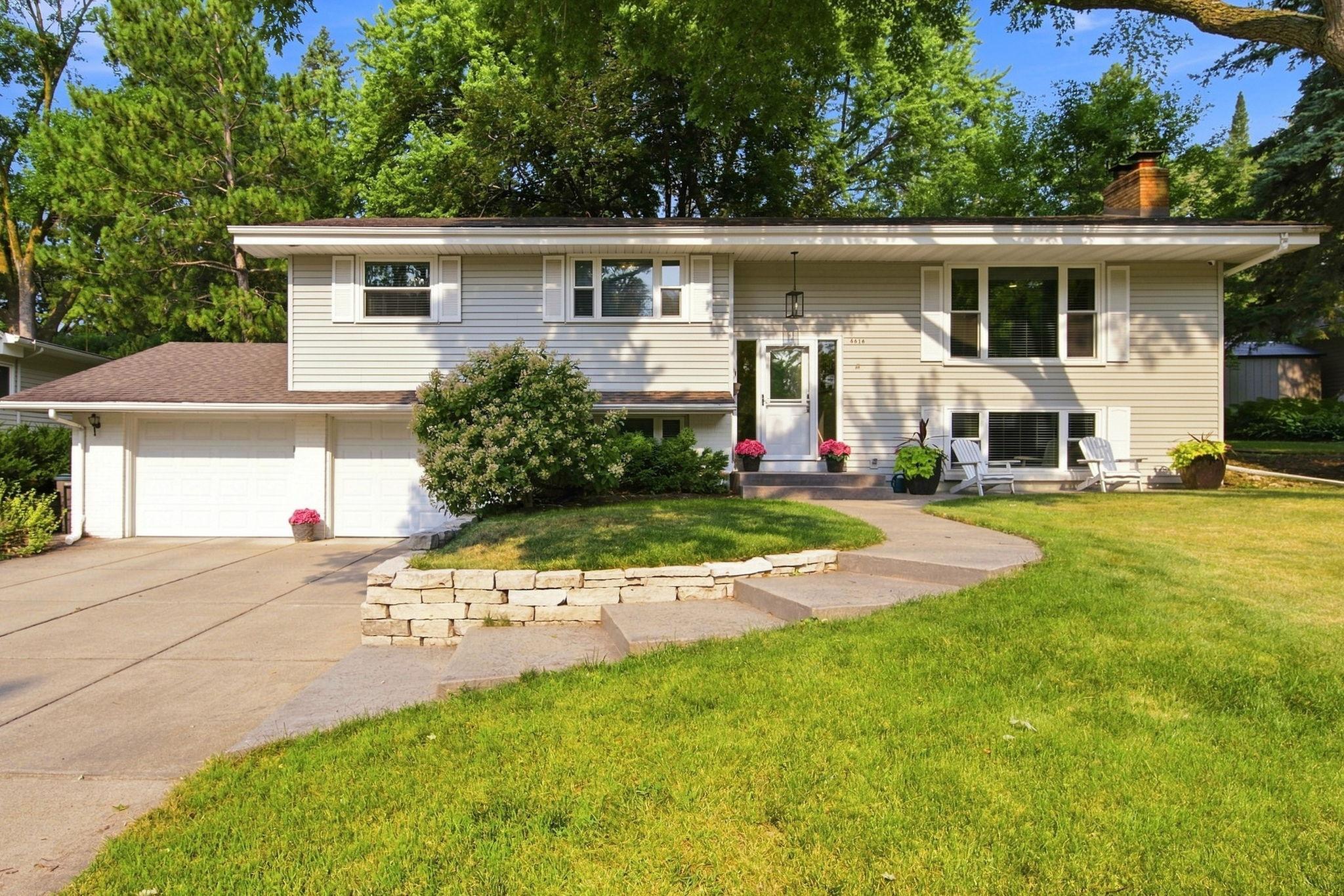 6616 Hillside Lane Property Photo 1