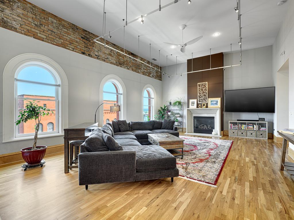 300 Wall Street 701 Property Photo 4