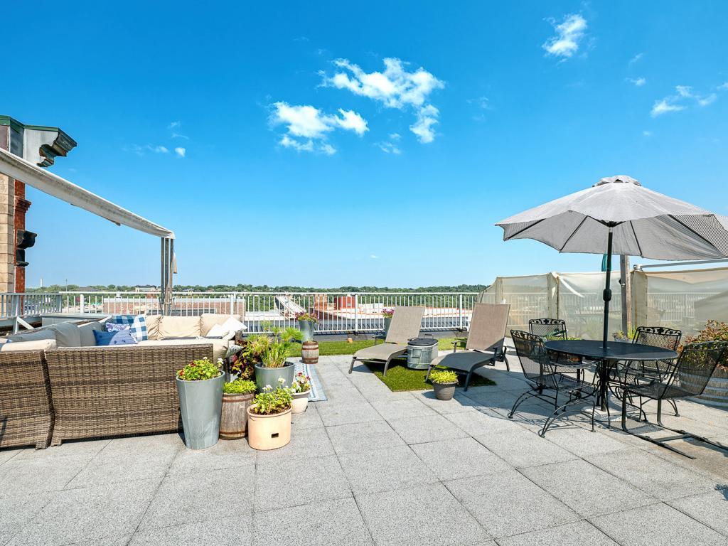 300 Wall Street 701 Property Photo 33