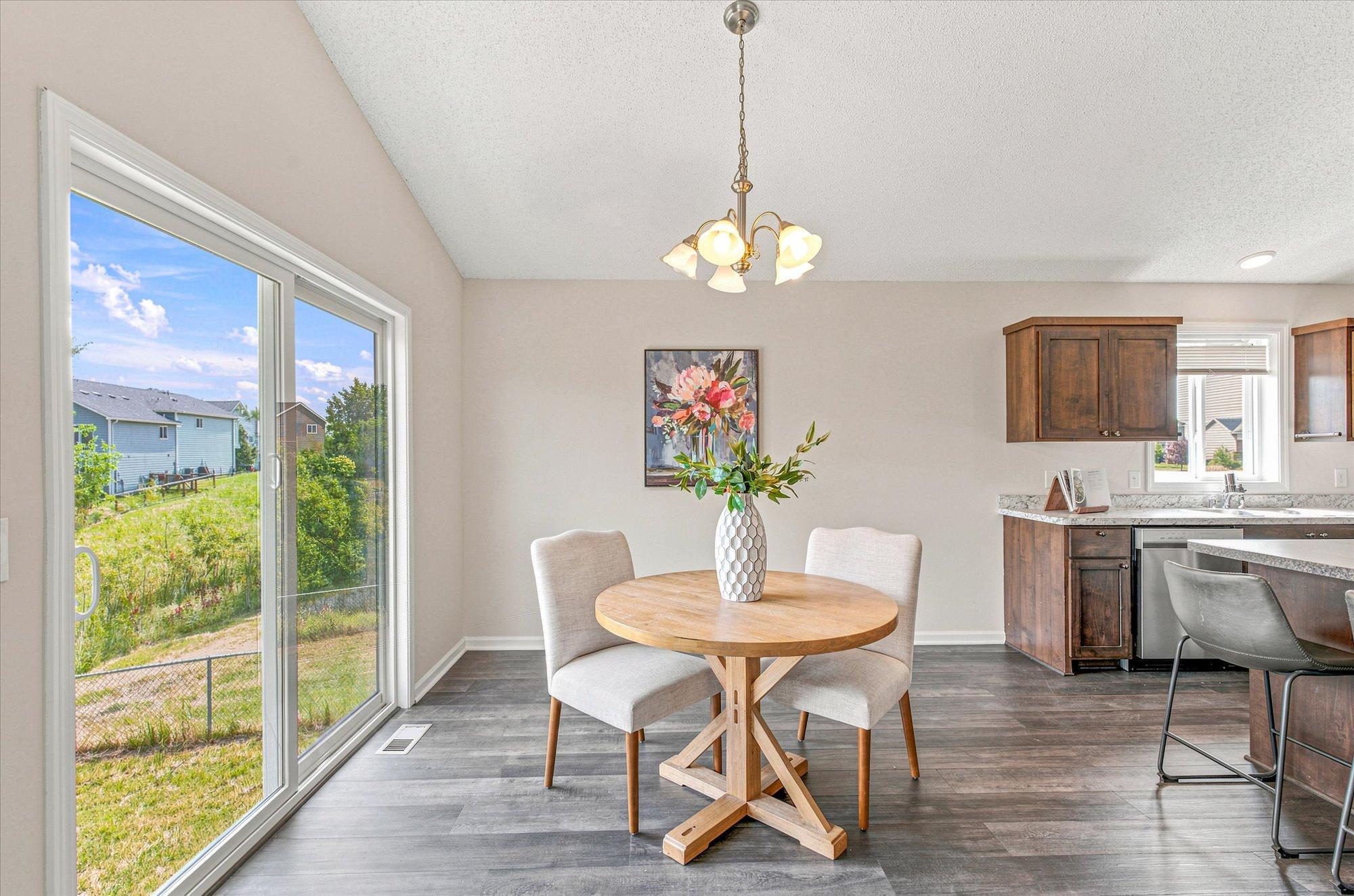 420 Highview Loop Se Property Photo 8