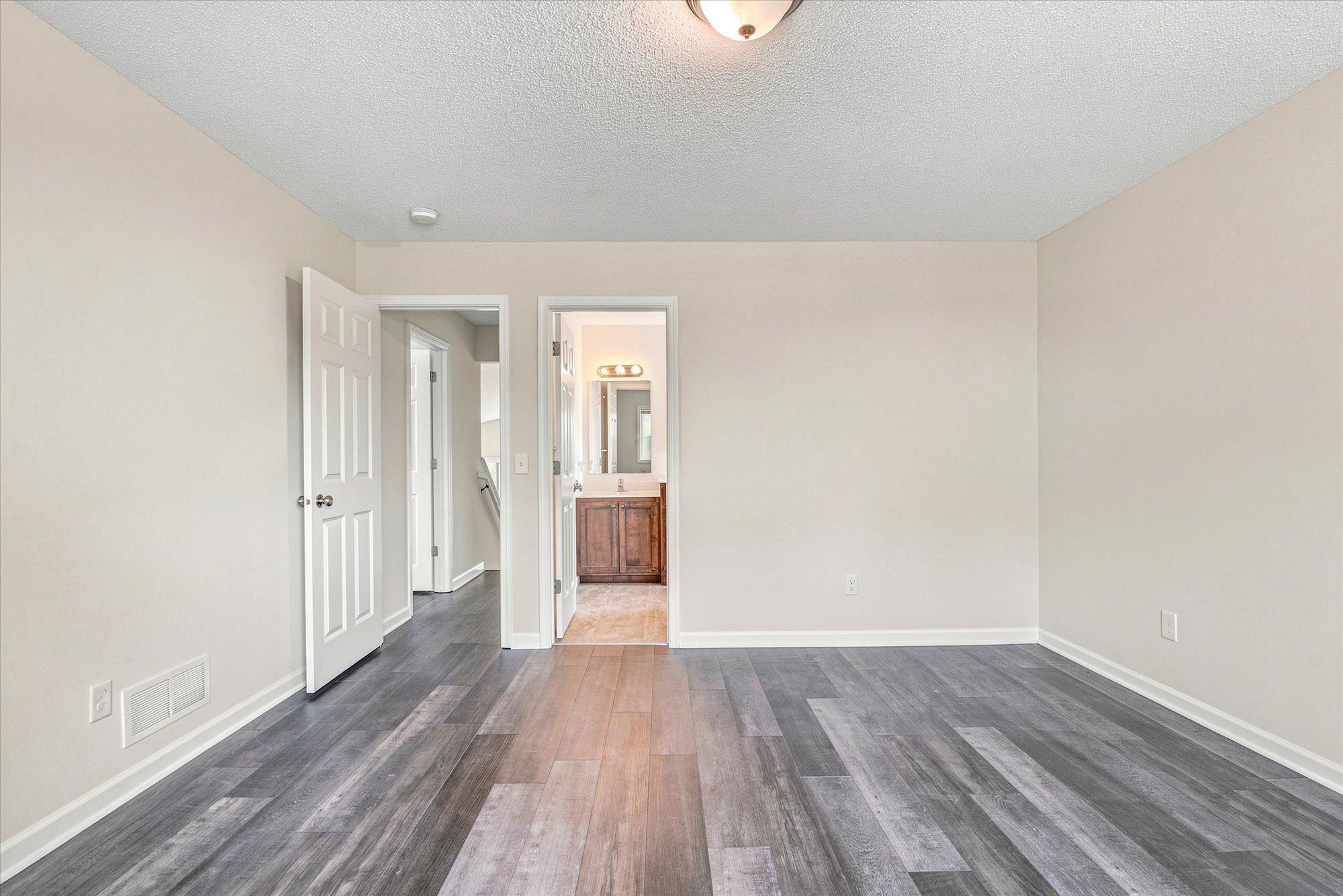 420 Highview Loop Se Property Photo 18
