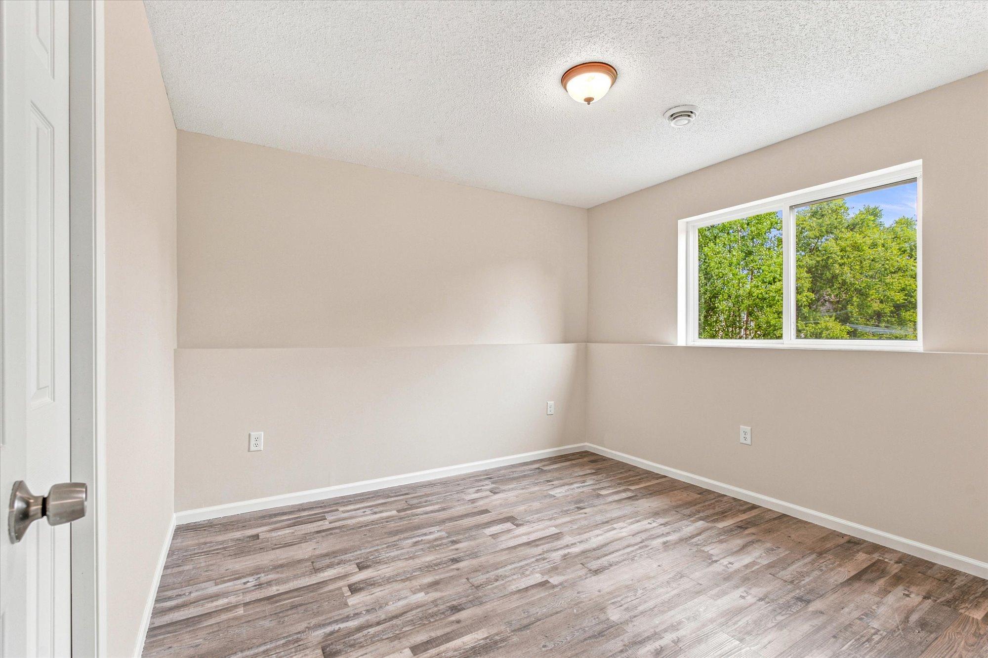 420 Highview Loop Se Property Photo 24