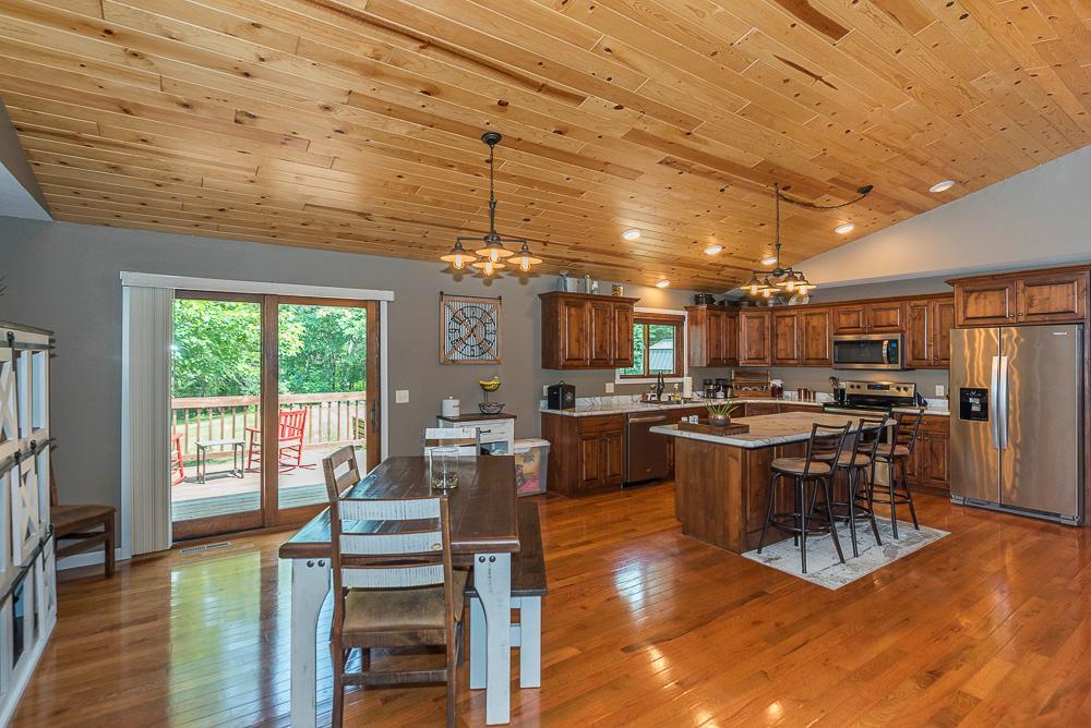 10834 E Shore Drive Property Photo 6