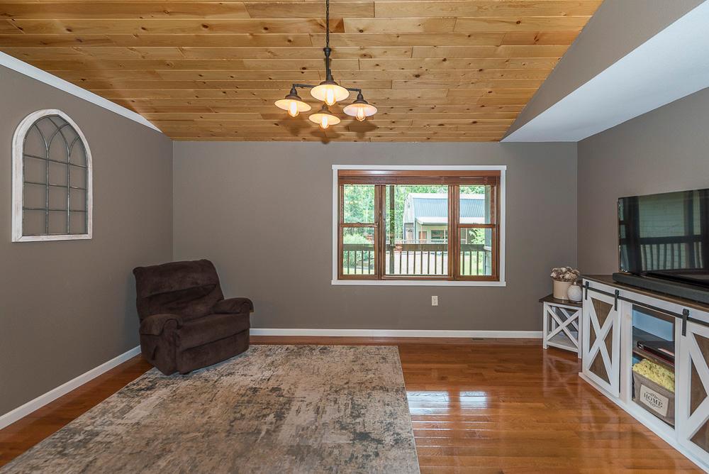 10834 E Shore Drive Property Photo 10