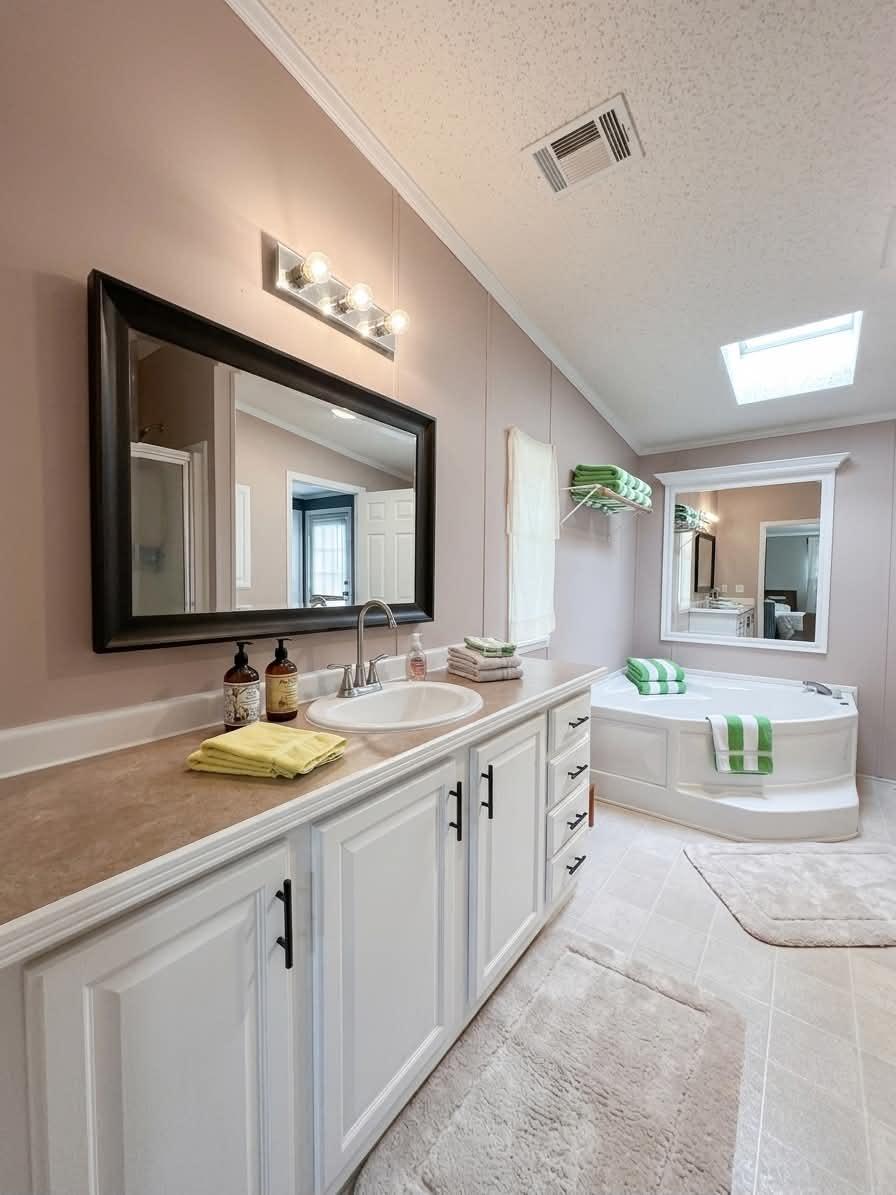 1339 Pine Tree Property Photo 6