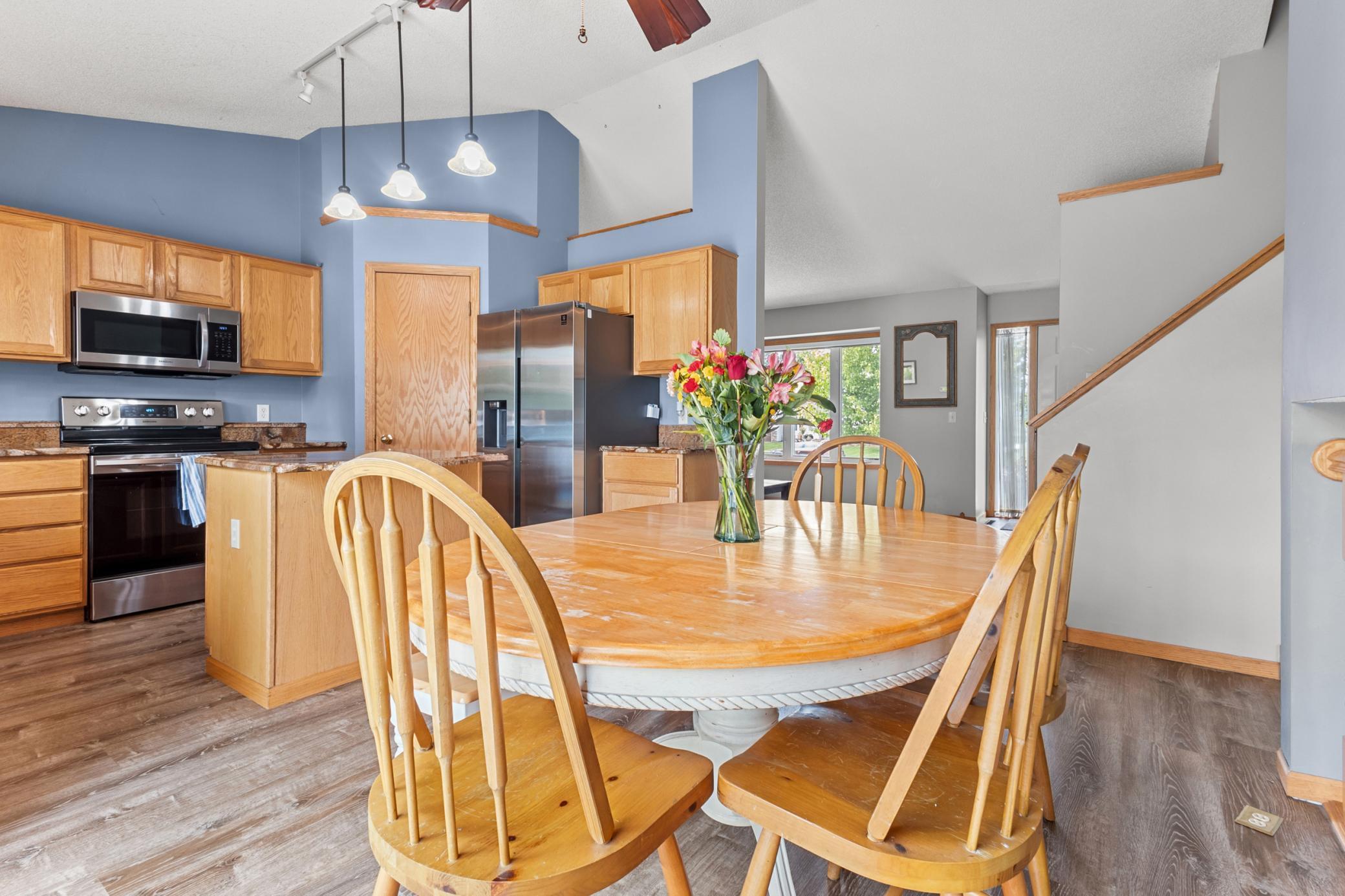 15712 Crocus Avenue W Property Photo 8