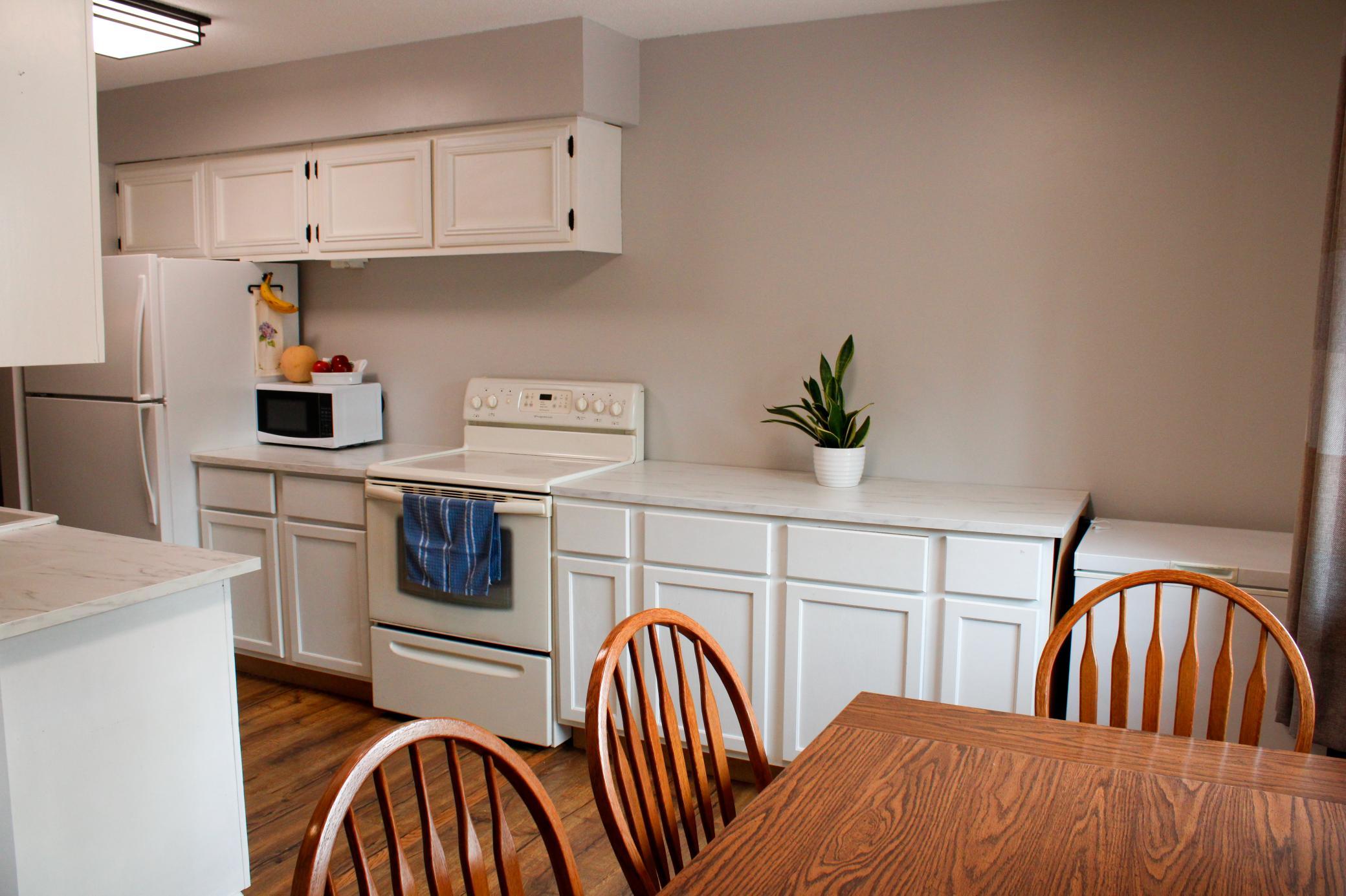 31 Marie Avenue E Property Photo 3