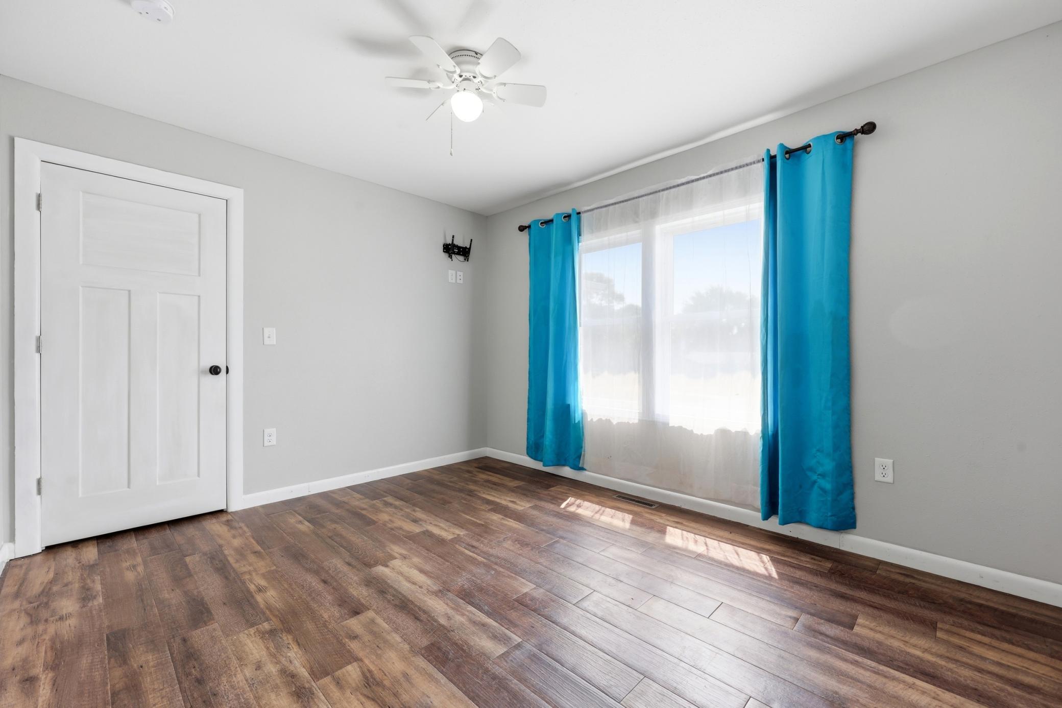 811 1st Avenue E Property Photo 30