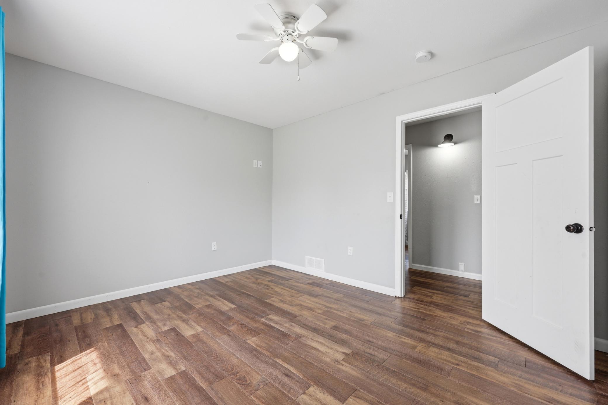 811 1st Avenue E Property Photo 31