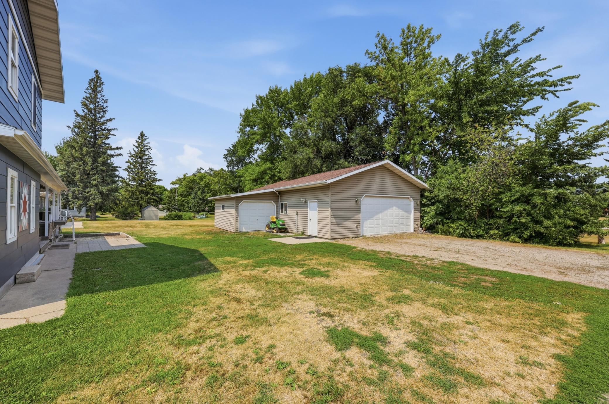 811 1st Avenue E Property Photo 45