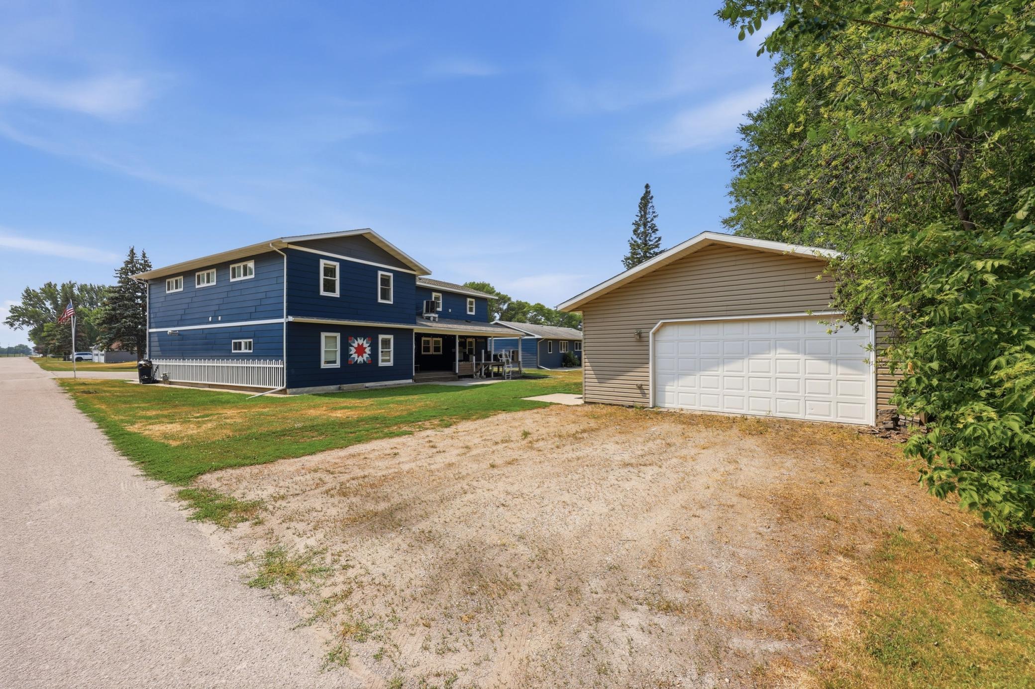 811 1st Avenue E Property Photo 51