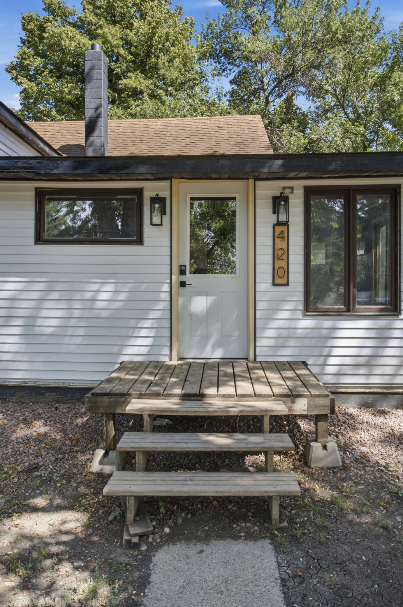 420 1st Street Property Photo 3