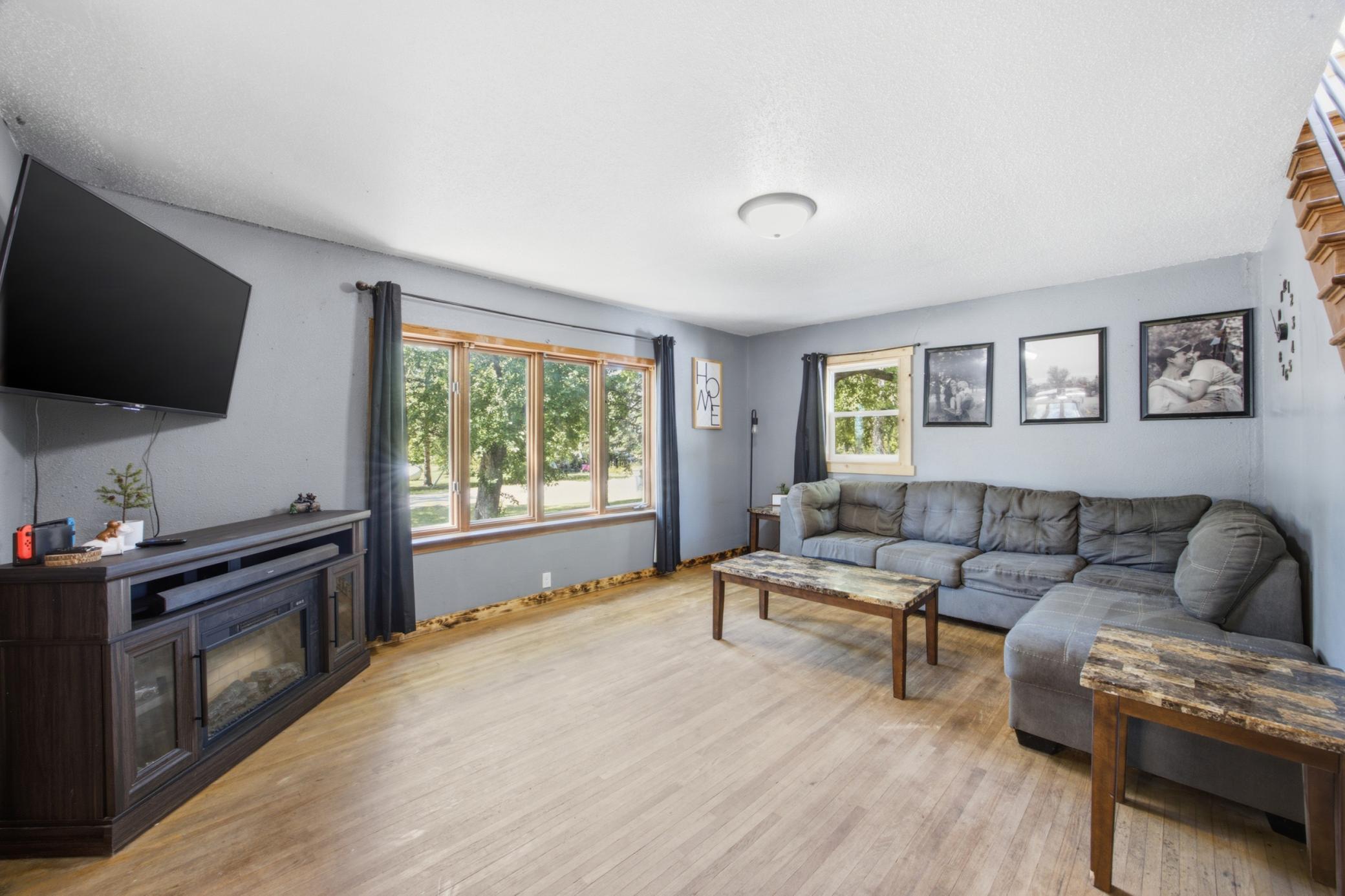 420 1st Street Property Photo 4