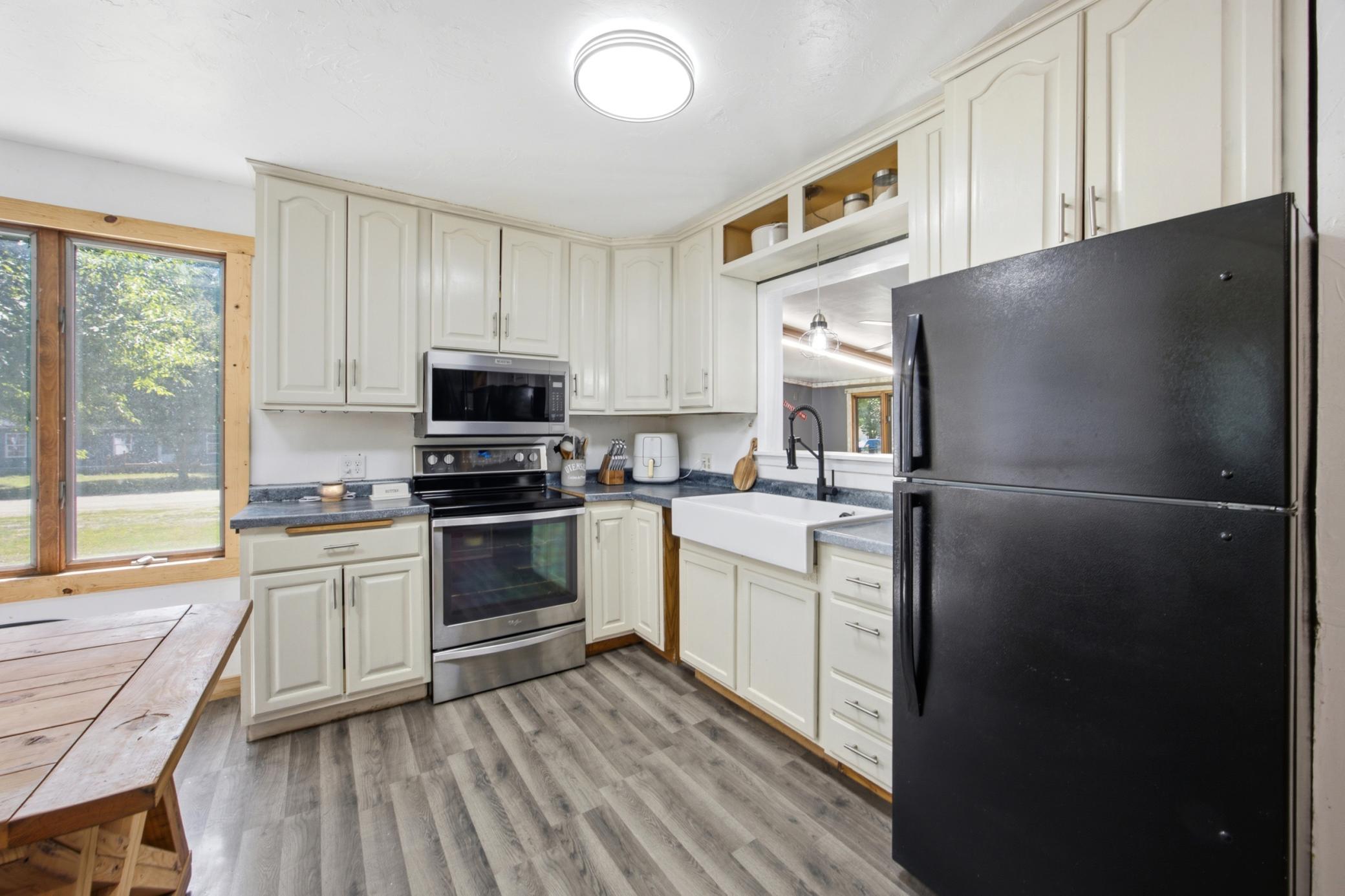 420 1st Street Property Photo 7
