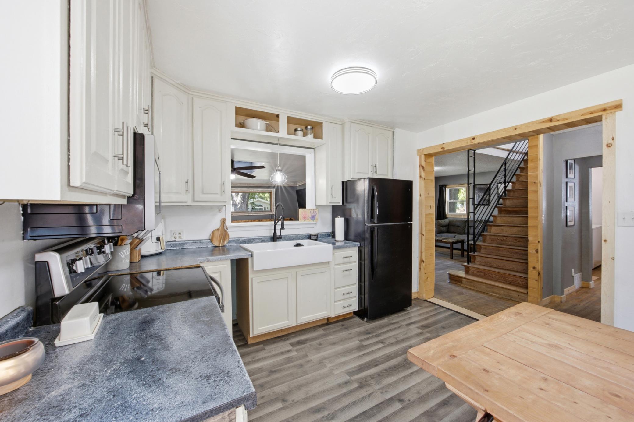 420 1st Street Property Photo 8
