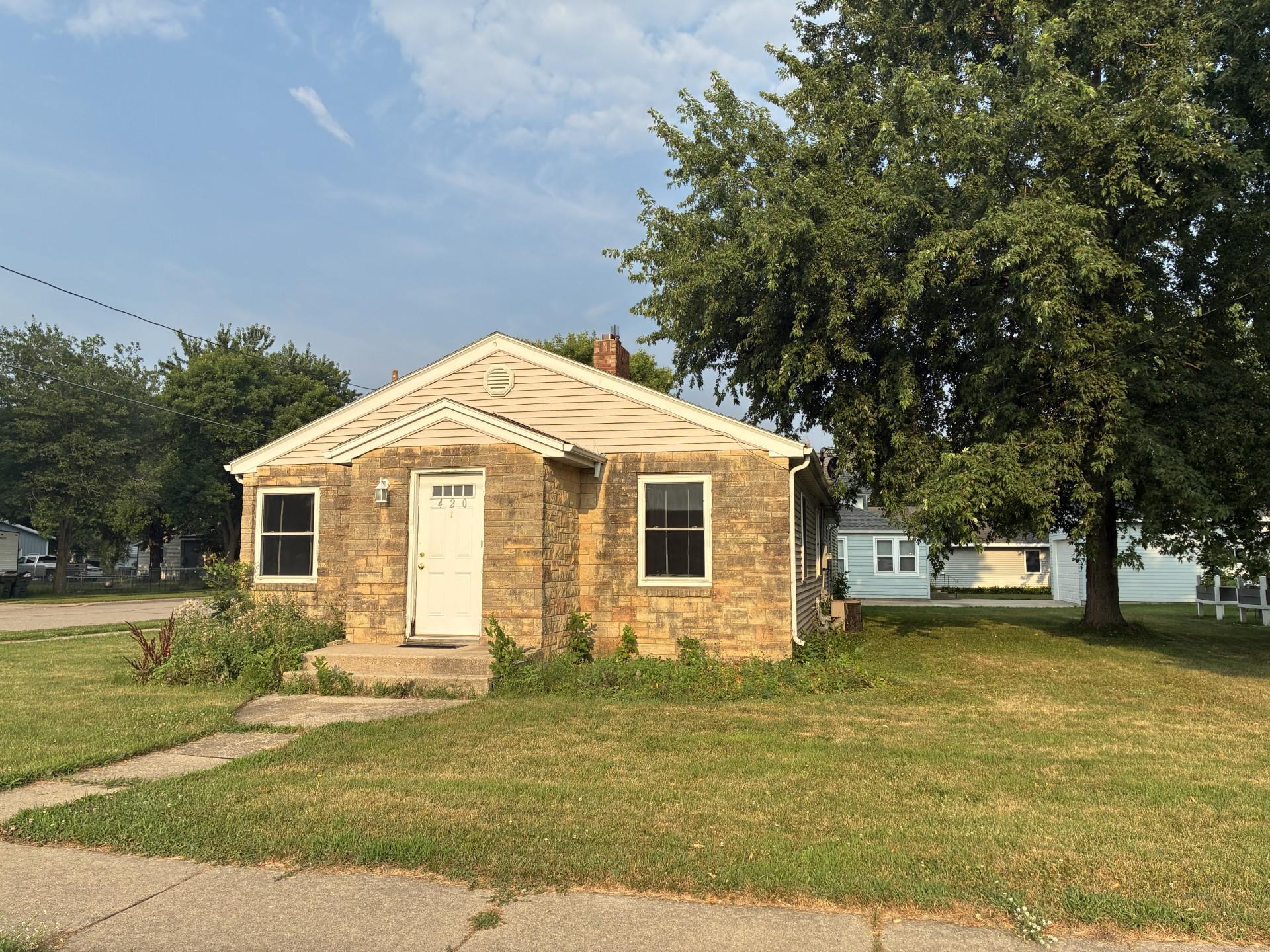 420 Stearns Avenue Property Photo 2