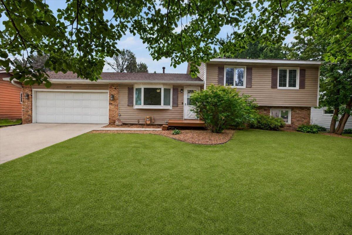 2575 Lamada Place Property Photo 2