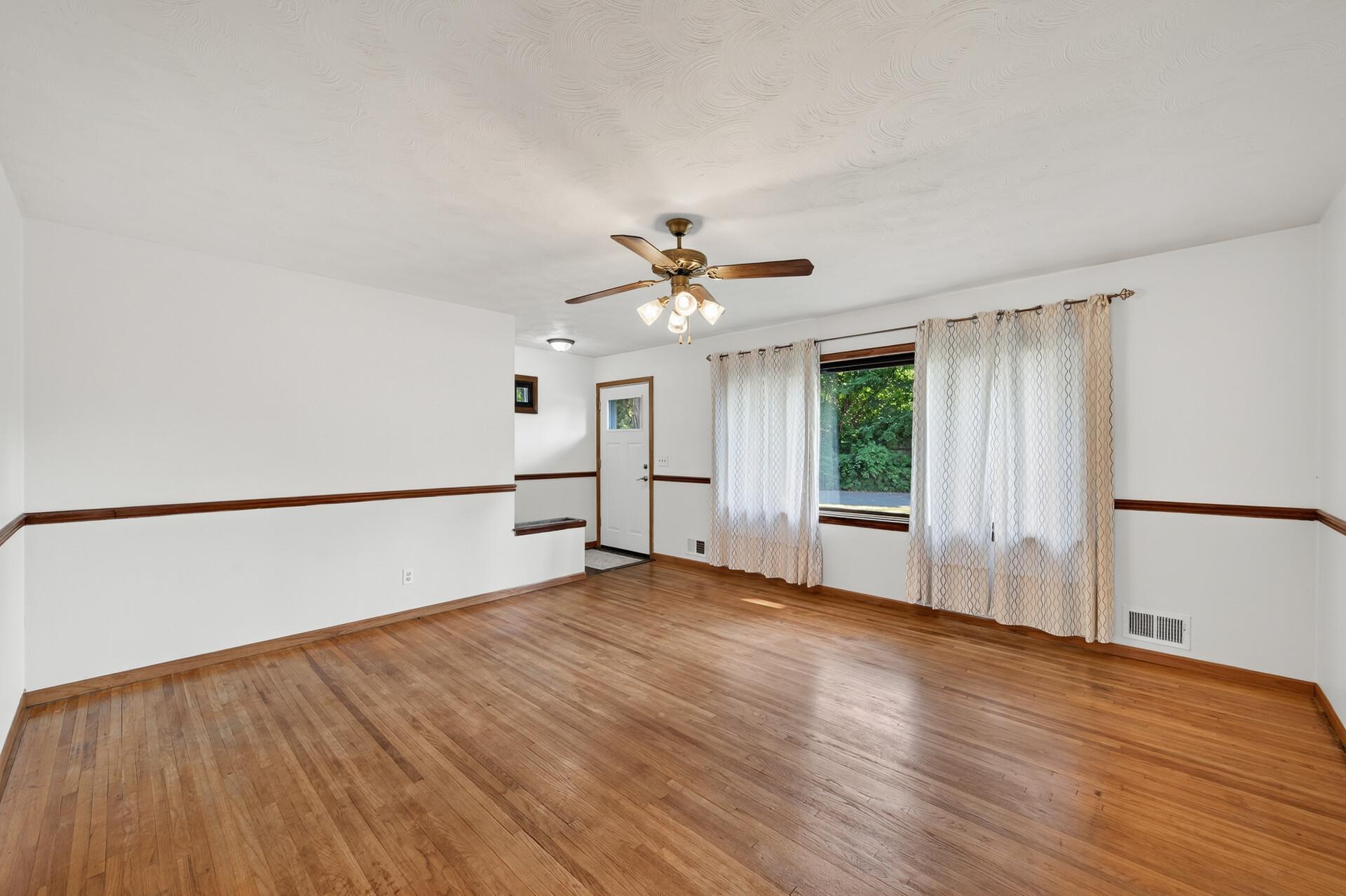 3860 2 1/2 Street Ne Property Photo 8
