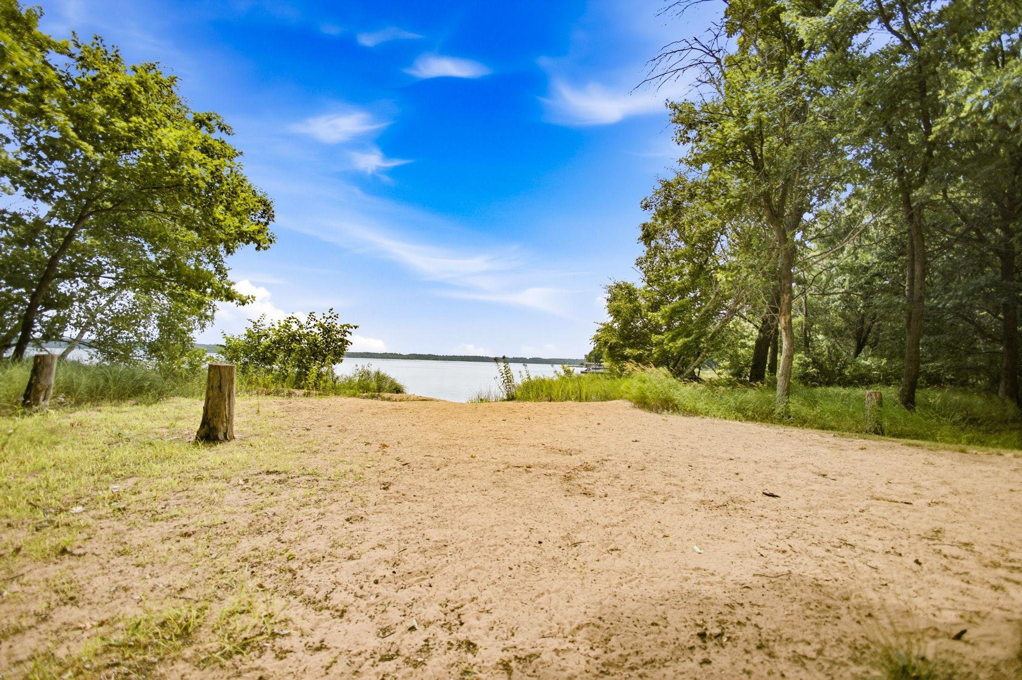 25344 White Oak Drive Property Photo 6
